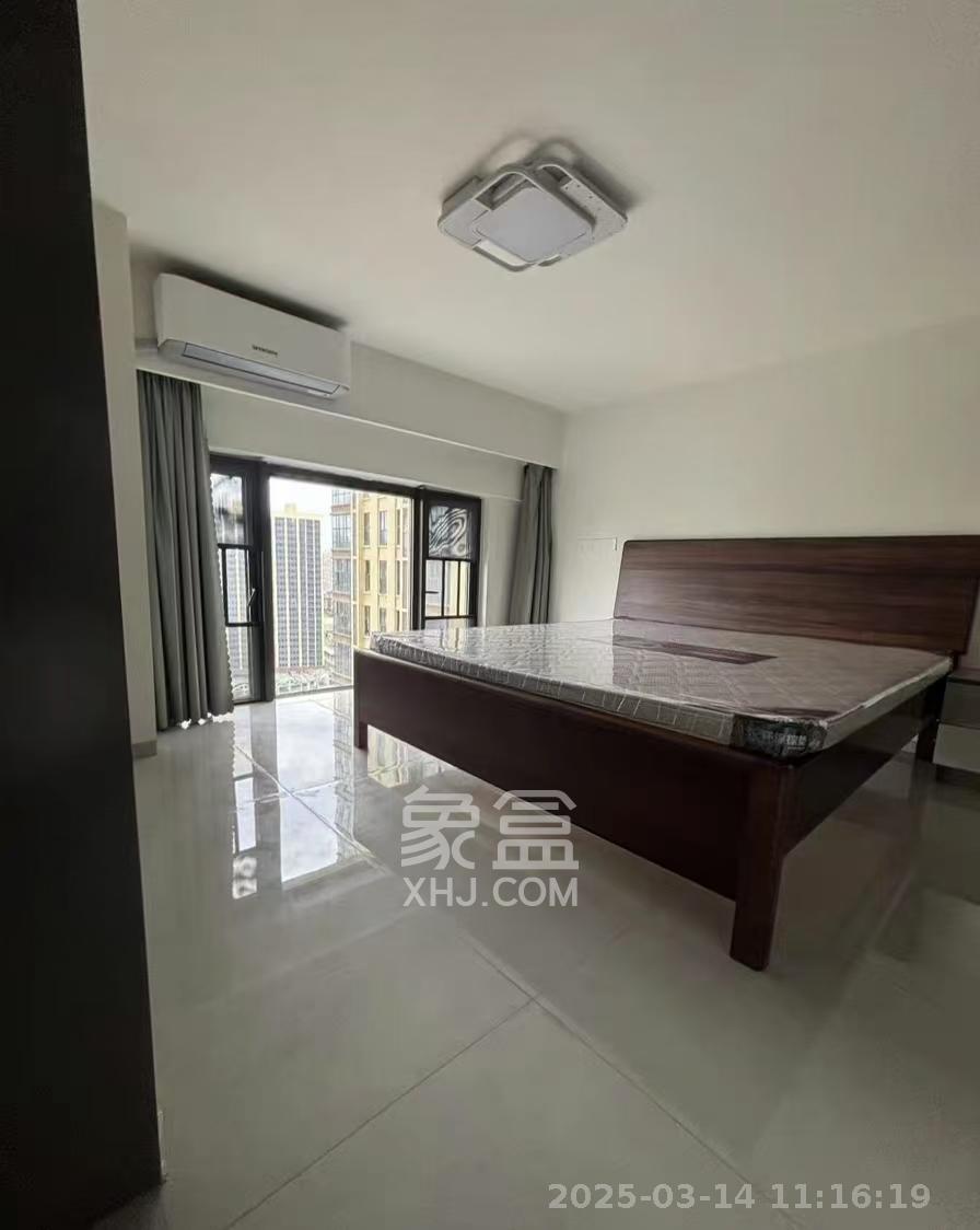 世茂璀璨天城公寓  2室1厅1卫    2200.0元/月 世茂璀璨天城公寓  2室1厅1卫    2200.0元/月室内图