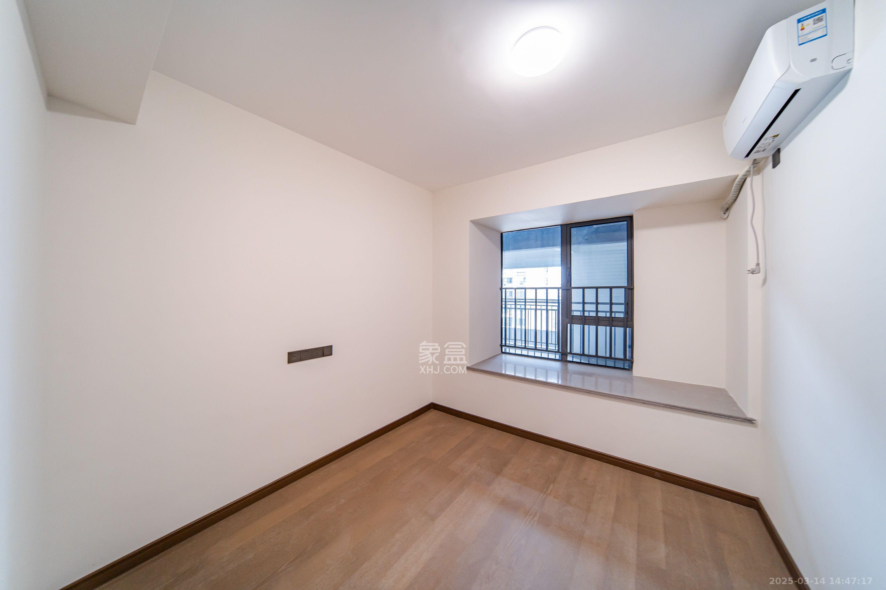 卓越洋湖晴翠 4室2厅2卫 3500.0元/月 卓越洋湖晴翠 4室2厅2卫 3500.0元/月室内图