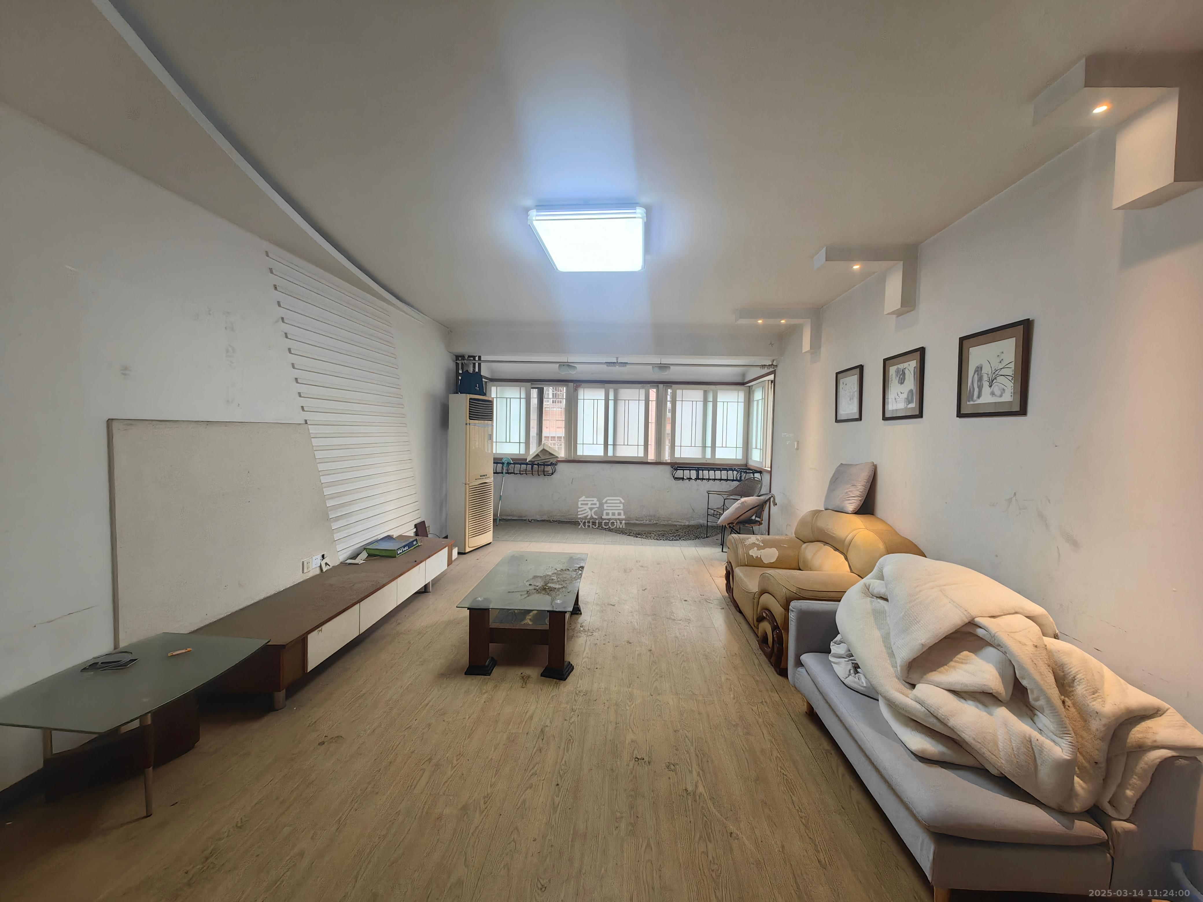 鑫天花园 3室2厅1卫 2500.0元/月 鑫天花园 3室2厅1卫 2500.0元/月室内图