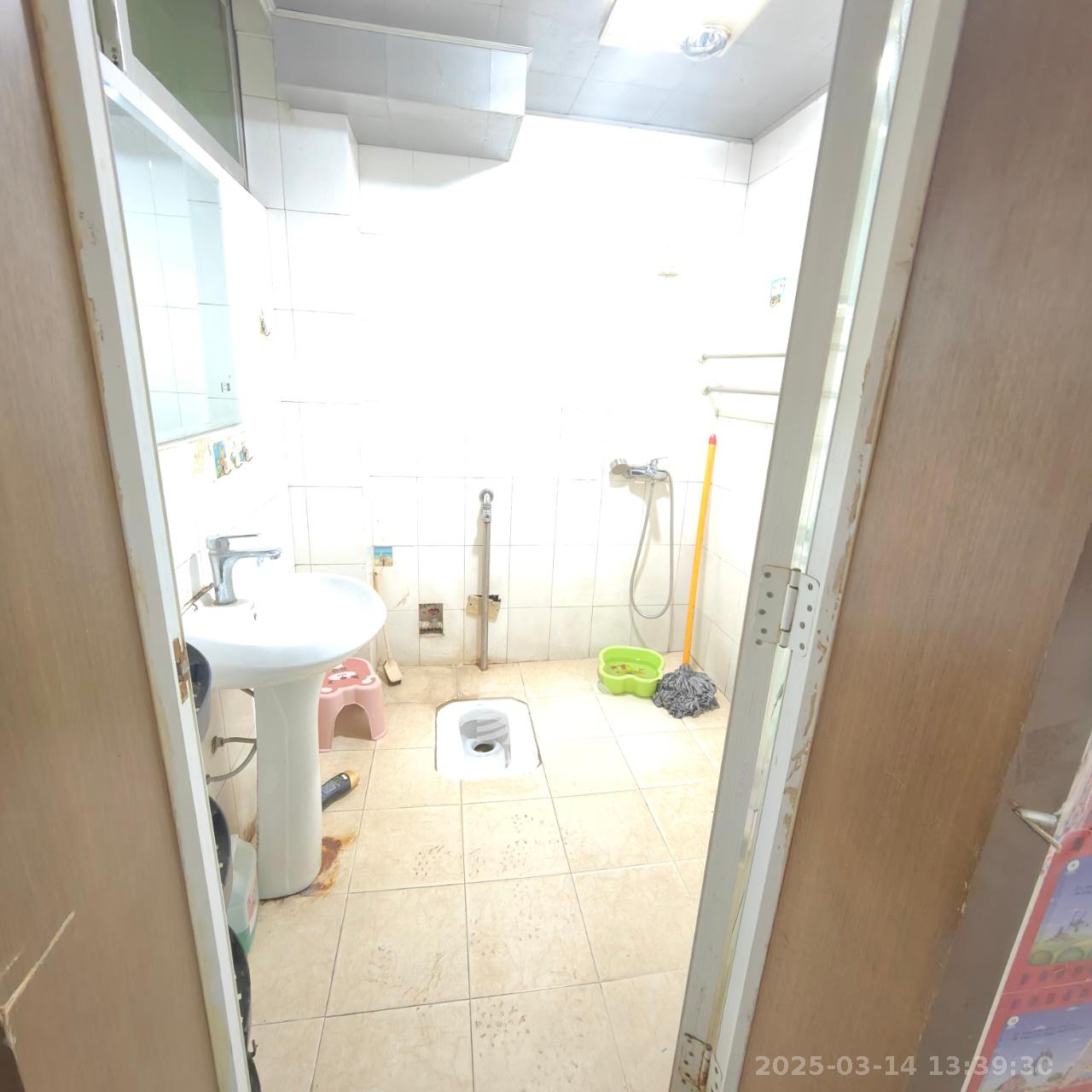 中南汽车世界 2室2厅1卫 1300.0元/月 中南汽车世界 2室2厅1卫 1300.0元/月室内图