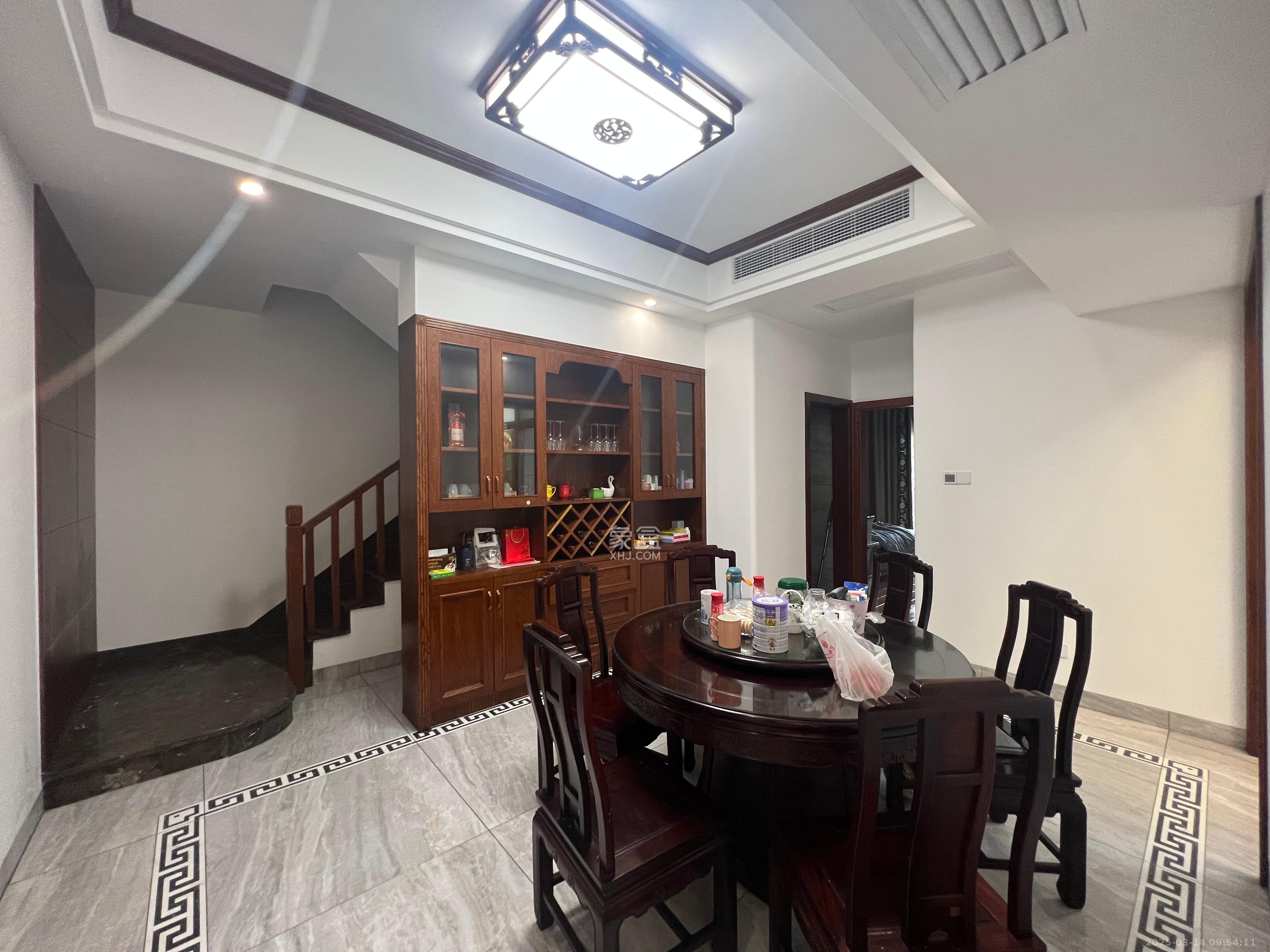 九华湘江富力城  4室2厅4卫    458.0万 九华湘江富力城  4室2厅4卫    458.0万客厅