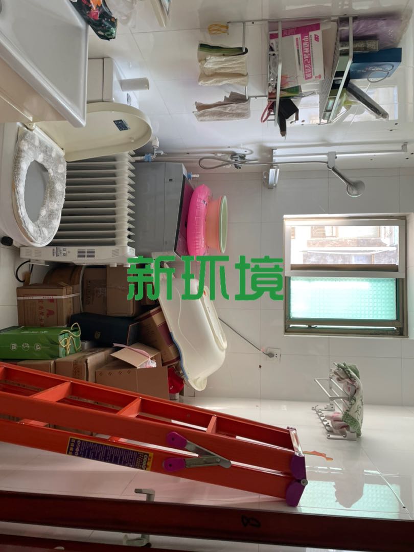 山水豪庭  3室2厅2卫   72.00万客厅