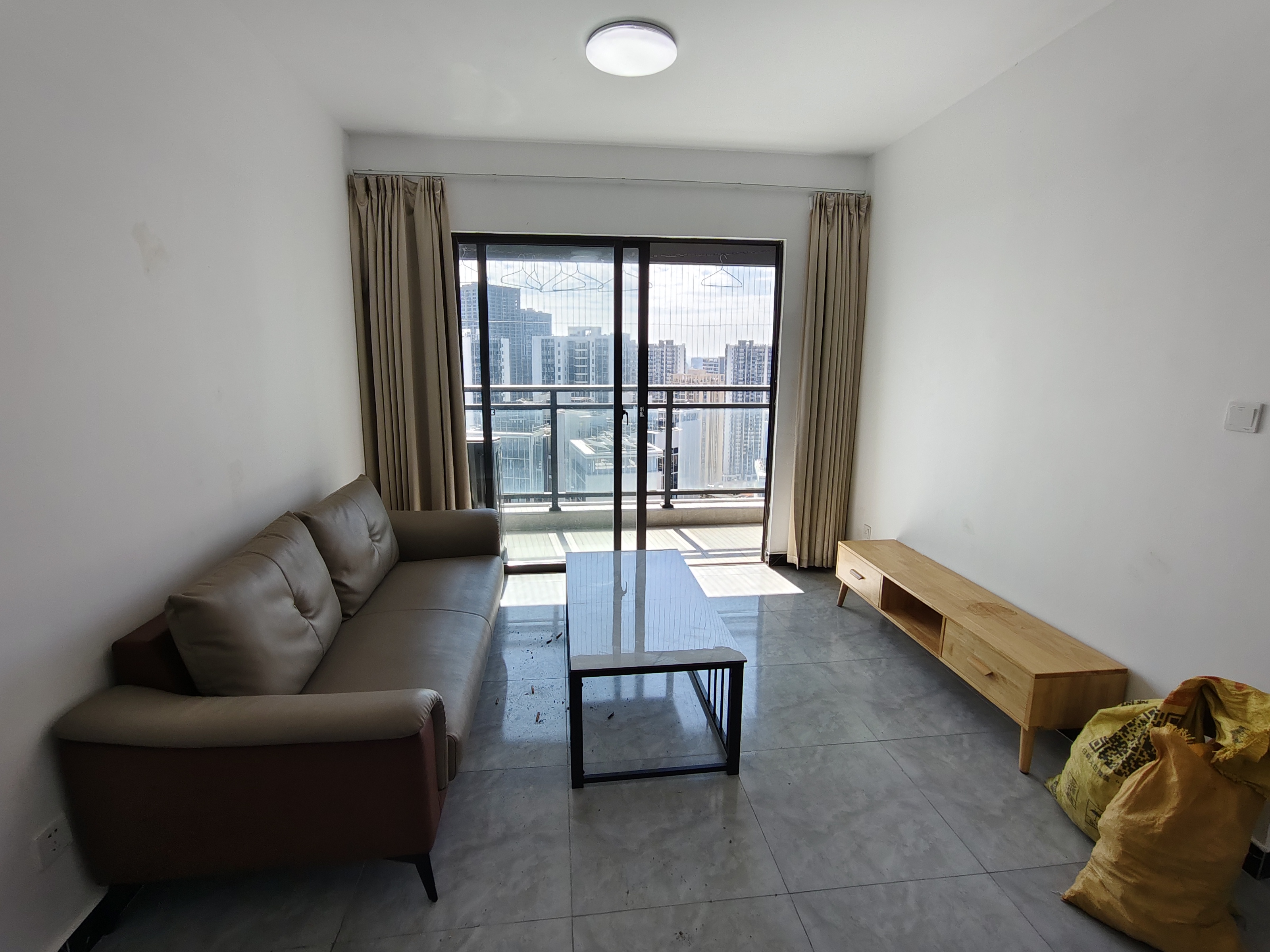 坡博家园四区 2室1厅1卫 2500.0元/月 坡博家园四区 2室1厅1卫 2500.0元/月室内图