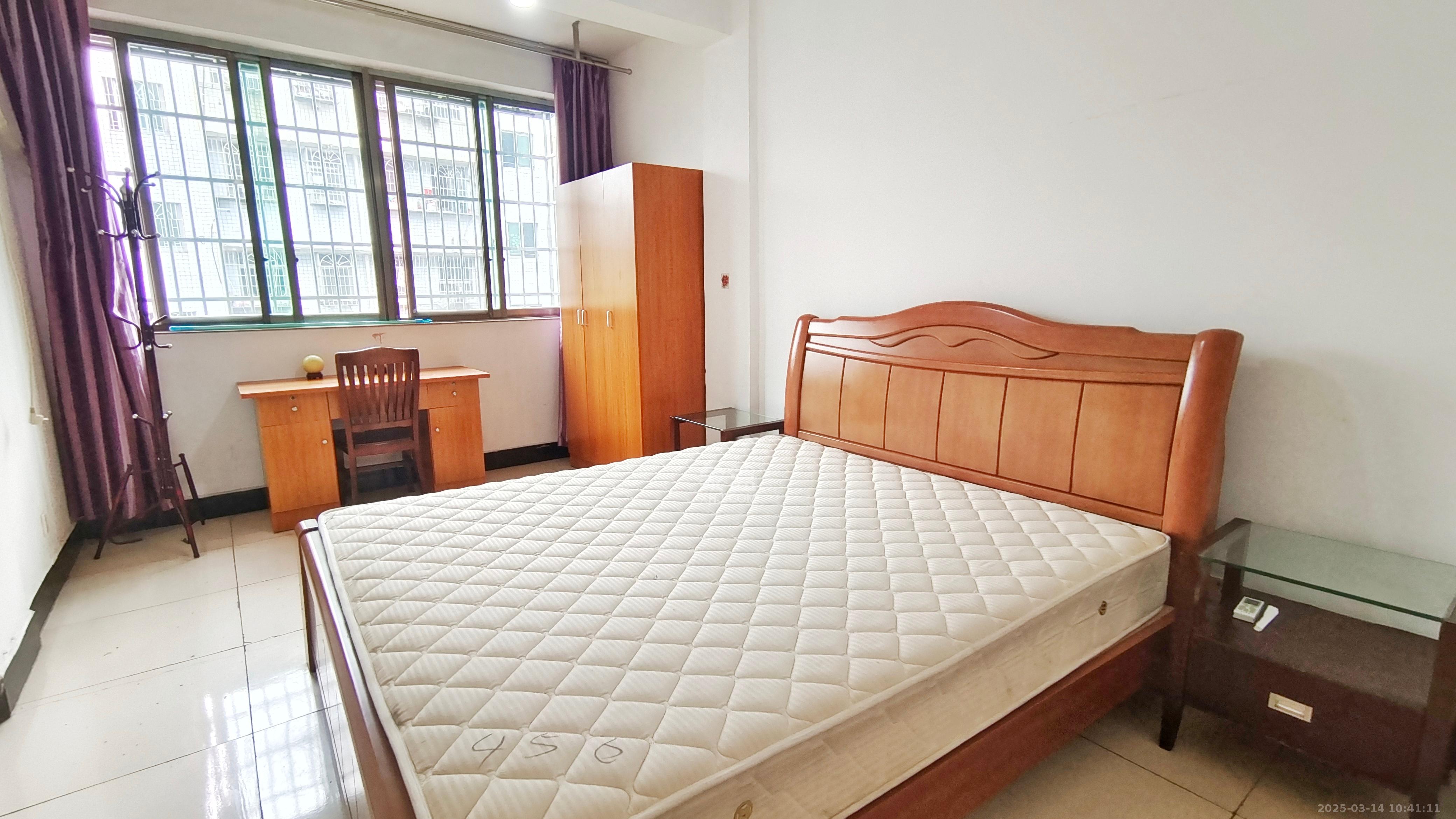 扬帆小区  1室1厅1卫   1300.00元/月室内图