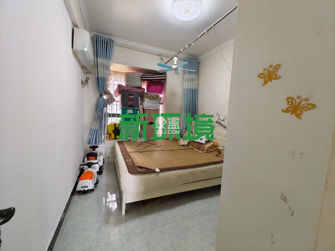 锦绣边城 3室2厅2卫 59.80万 锦绣边城 3室2厅2卫 59.80万客厅