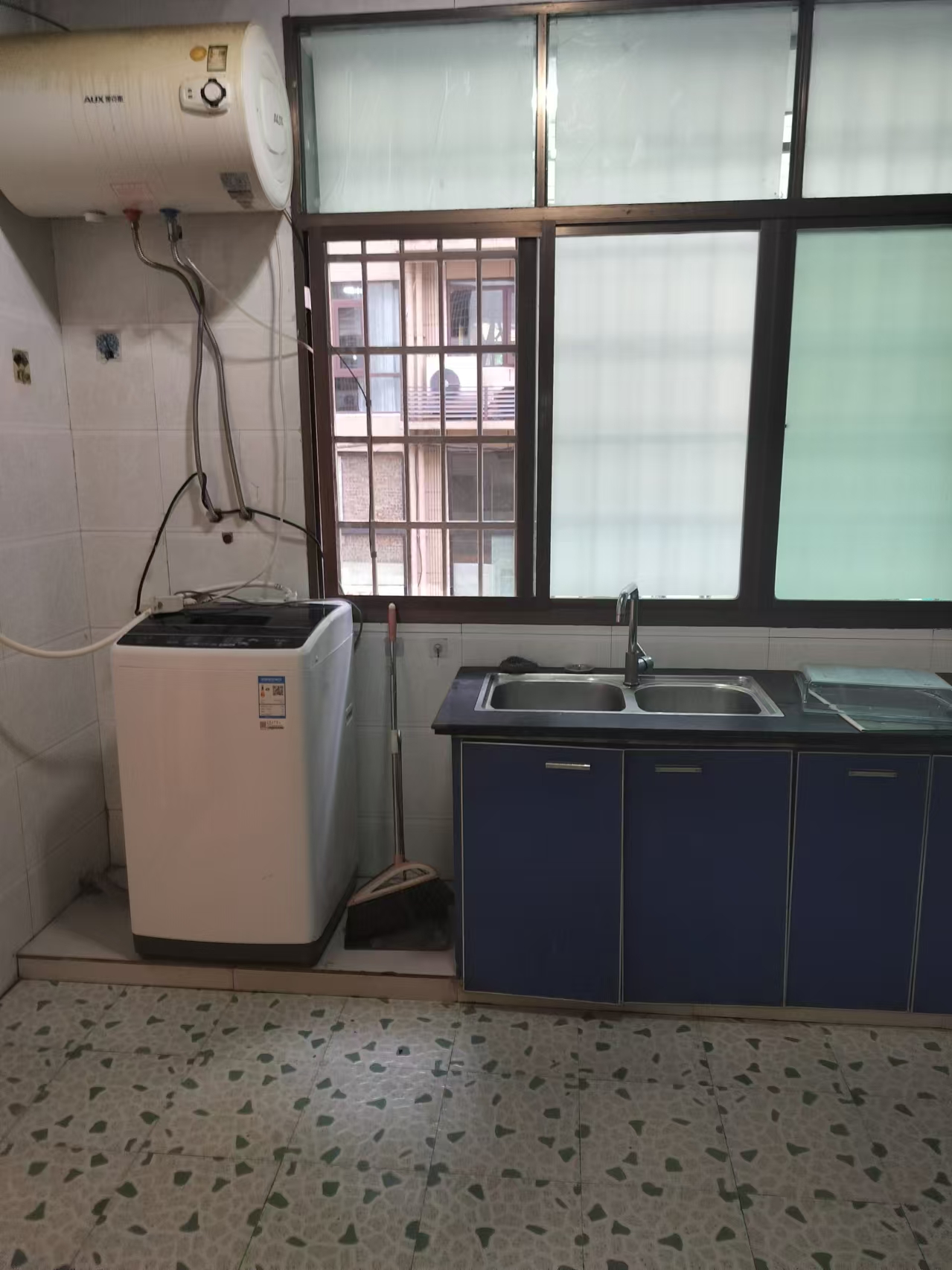 廖家安置小区  2室1厅1卫    750.0元/月