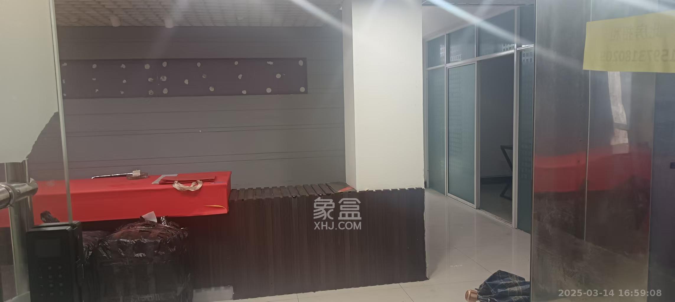 都市阳光大厦 4室2厅1卫 4800.0元/月 都市阳光大厦 4室2厅1卫 4800.0元/月室内图