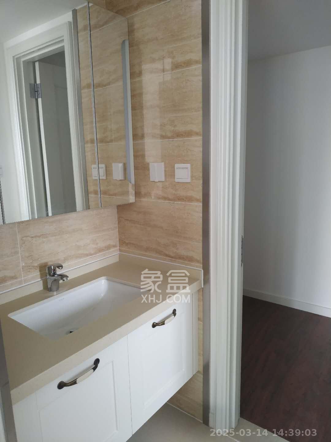 万科魅力之城观澜里 3室2厅2卫 2600.0元/月 万科魅力之城观澜里 3室2厅2卫 2600.0元/月室内图