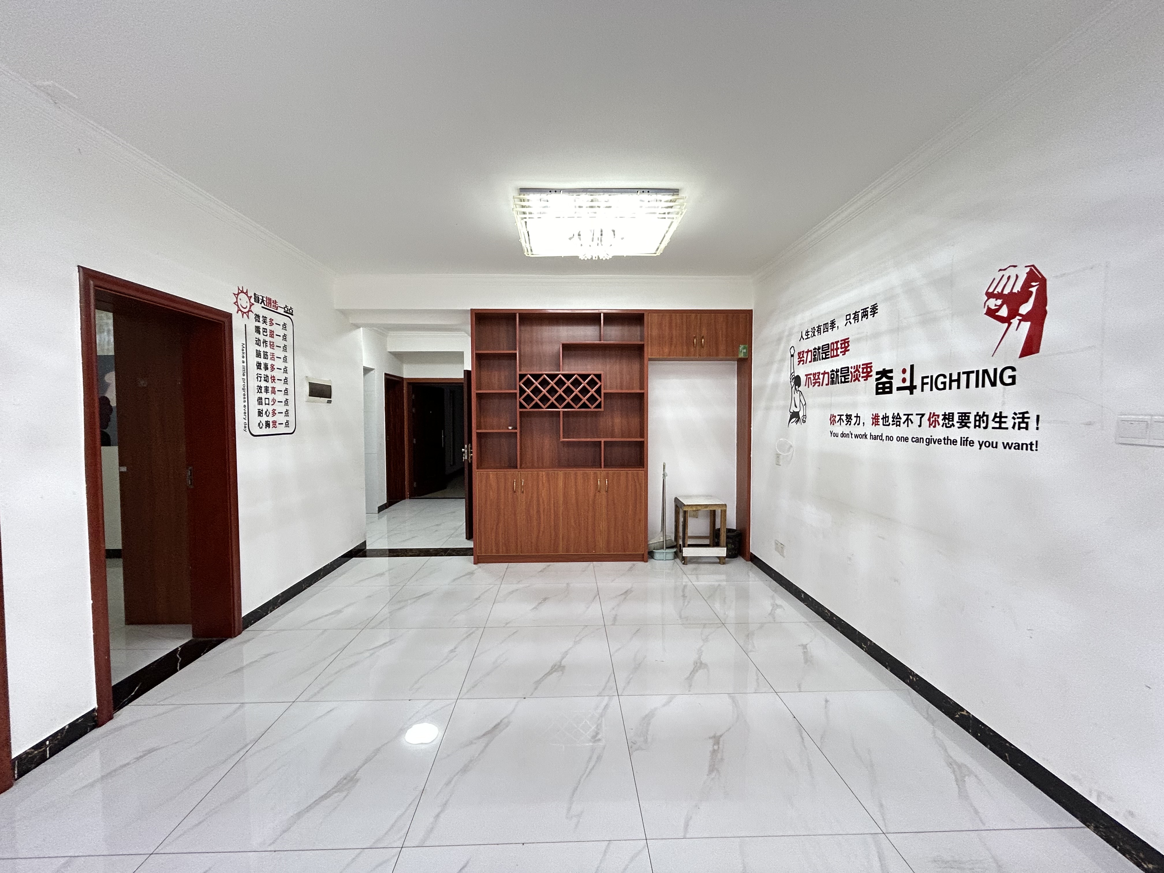 南门口安置小区一期 3室2厅2卫 2000.0元/月 南门口安置小区一期 3室2厅2卫 2000.0元/月室内图