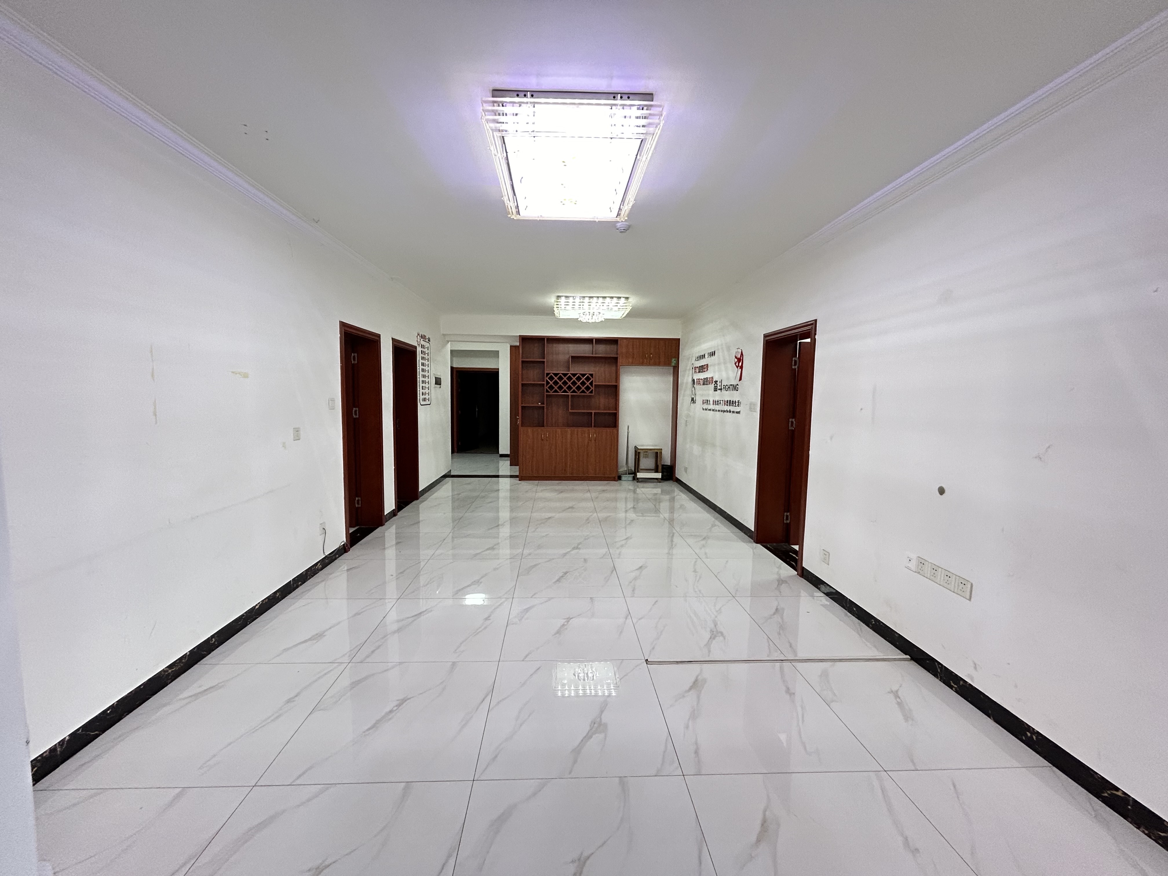 南门口安置小区一期 3室2厅2卫 2000.0元/月 南门口安置小区一期 3室2厅2卫 2000.0元/月室内图