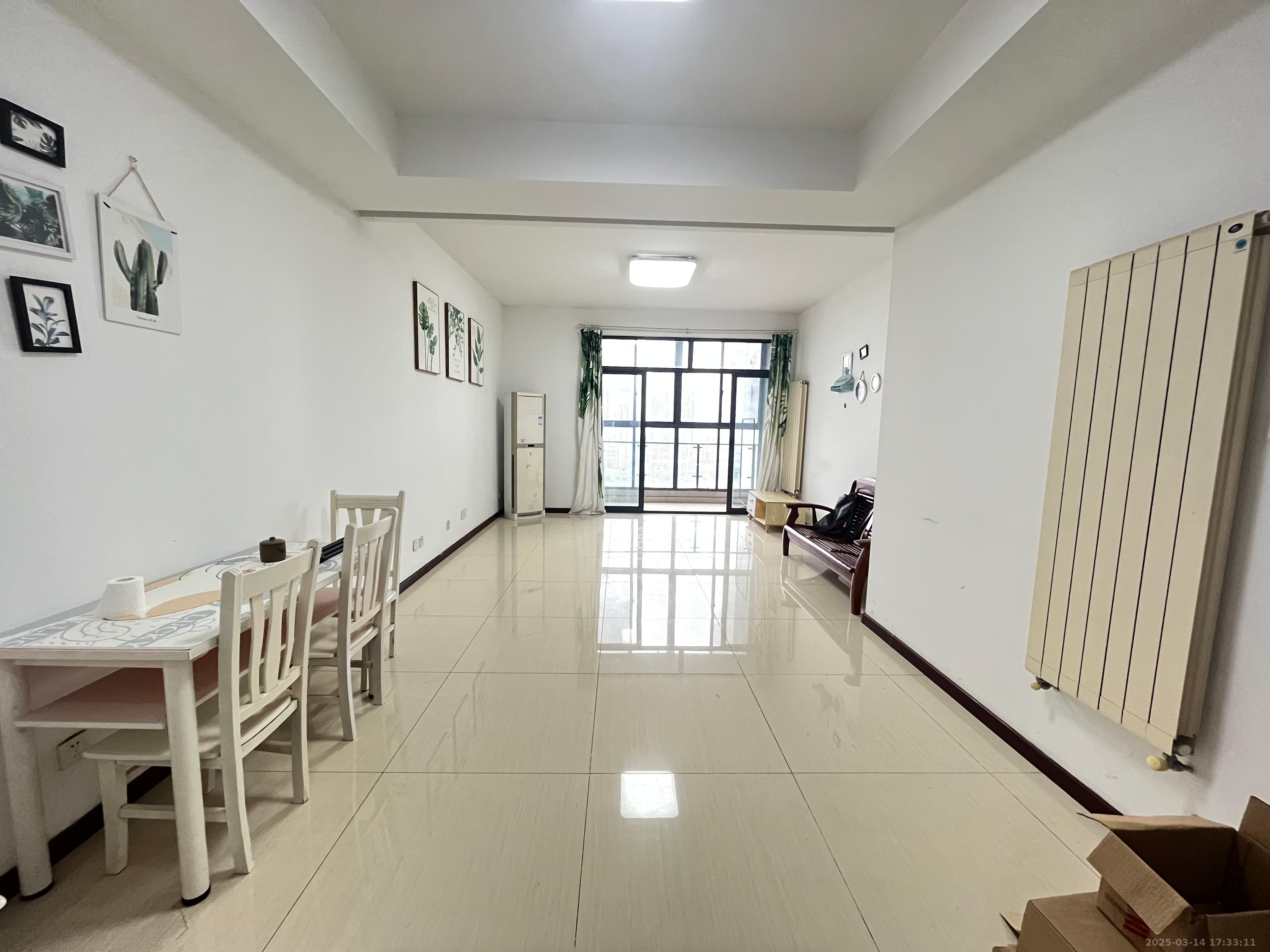 阳光100三期  3室2厅2卫   2600.00元/月室内图