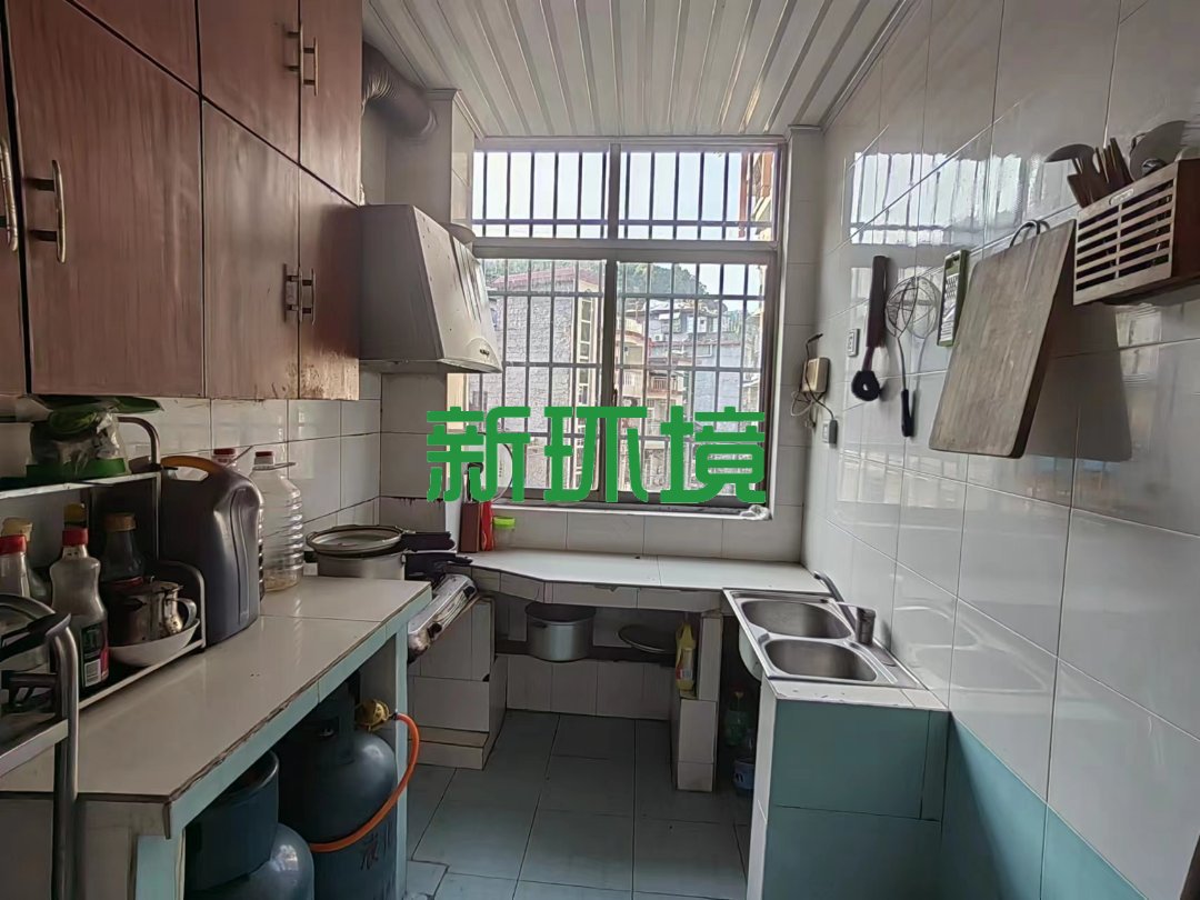 福源小区 2室2厅1卫 33.5万 福源小区 2室2厅1卫 33.5万客厅