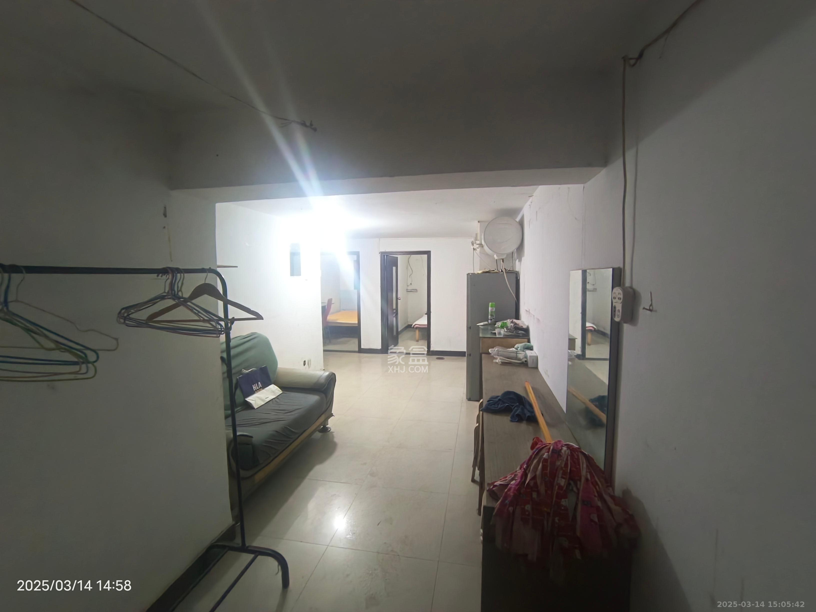 东方新城 1室0厅1卫 1300.0元/月 东方新城 1室0厅1卫 1300.0元/月室内图