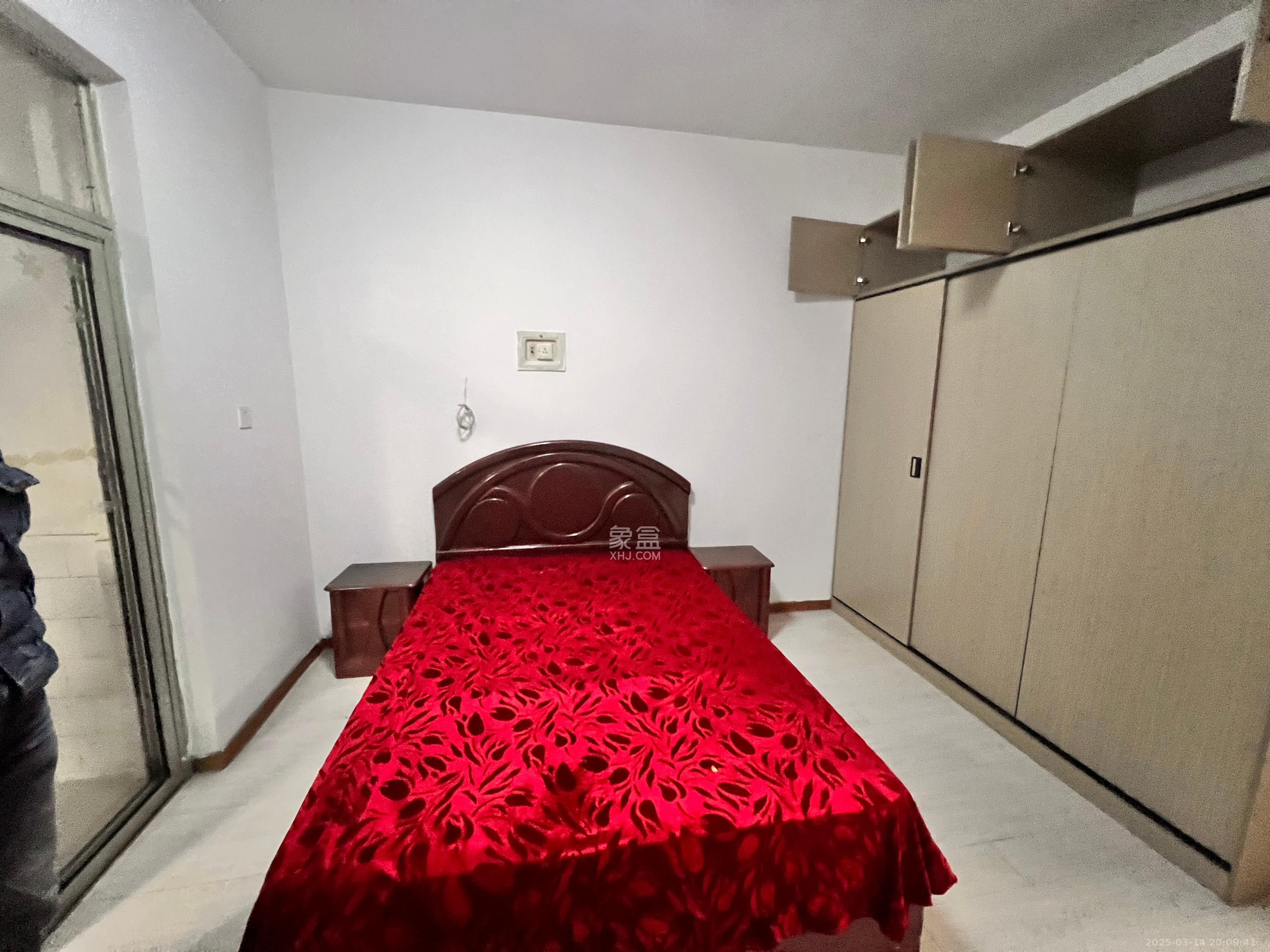 花鼓戏剧院宿舍 3室2厅1卫 3200.0元/月 花鼓戏剧院宿舍 3室2厅1卫 3200.0元/月室内图