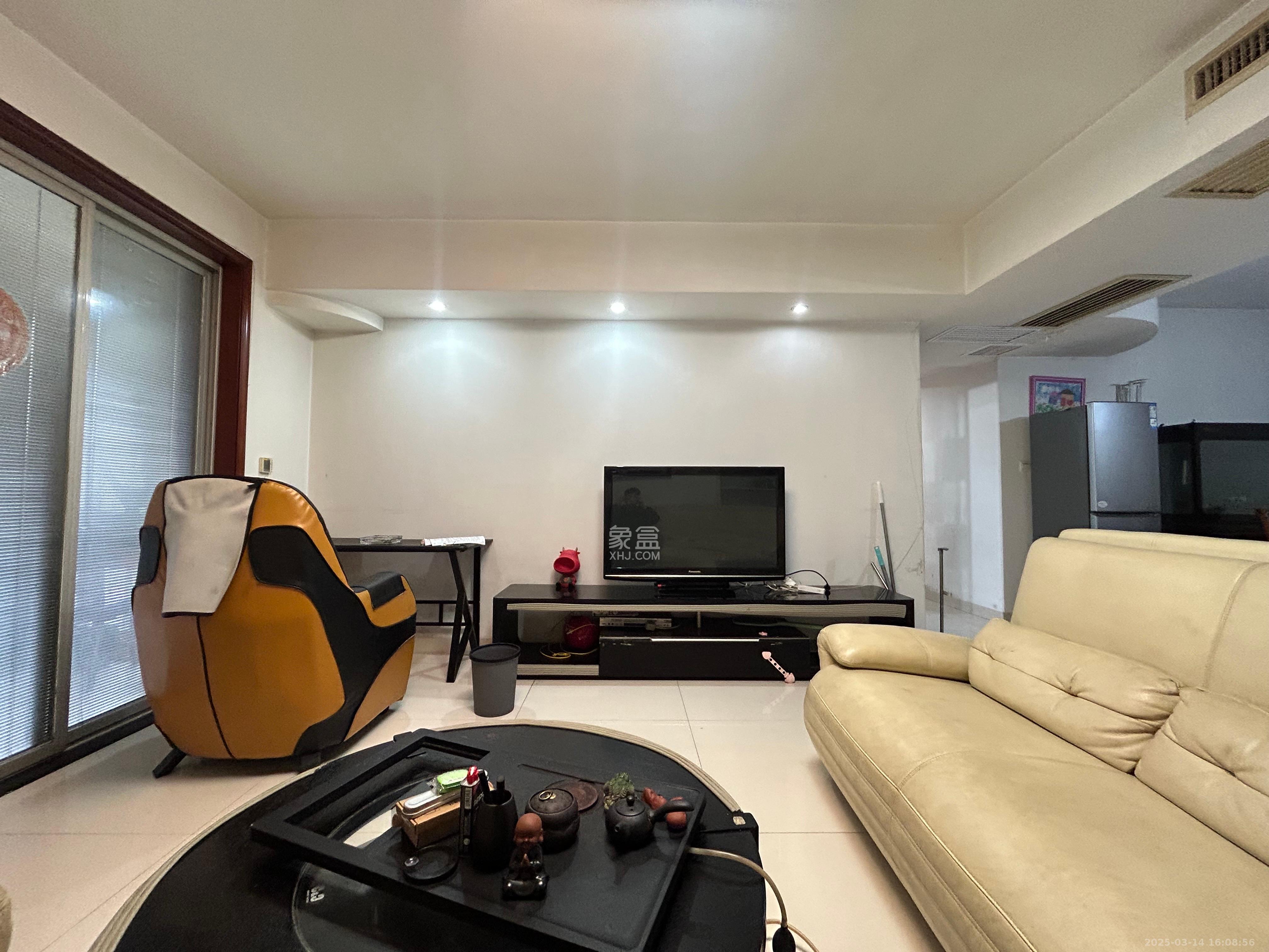 金色比华利 3室2厅1卫 2200.0元/月 金色比华利 3室2厅1卫 2200.0元/月室内图