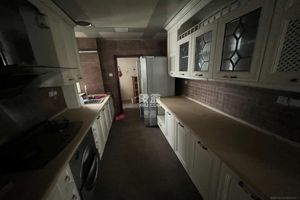 新世纪花苑  4室2厅2卫    4200.0元/月 新世纪花苑  4室2厅2卫    4200.0元/月室内图