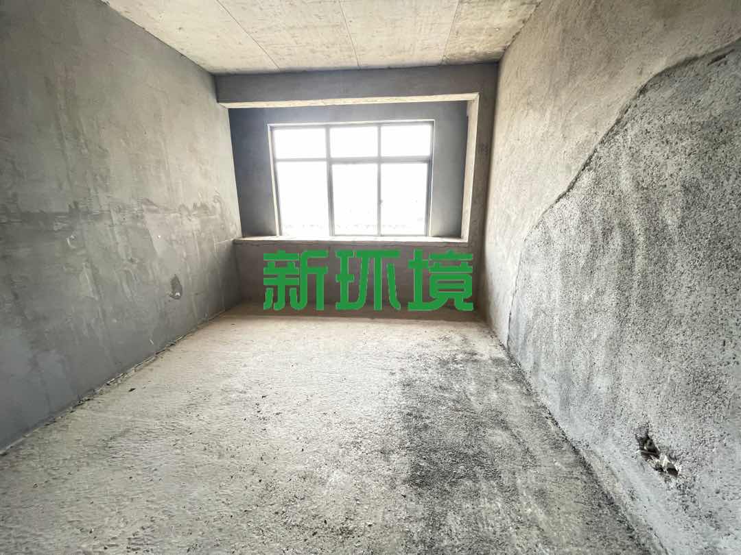 丽景天下二期  4室2厅2卫   88.00万客厅