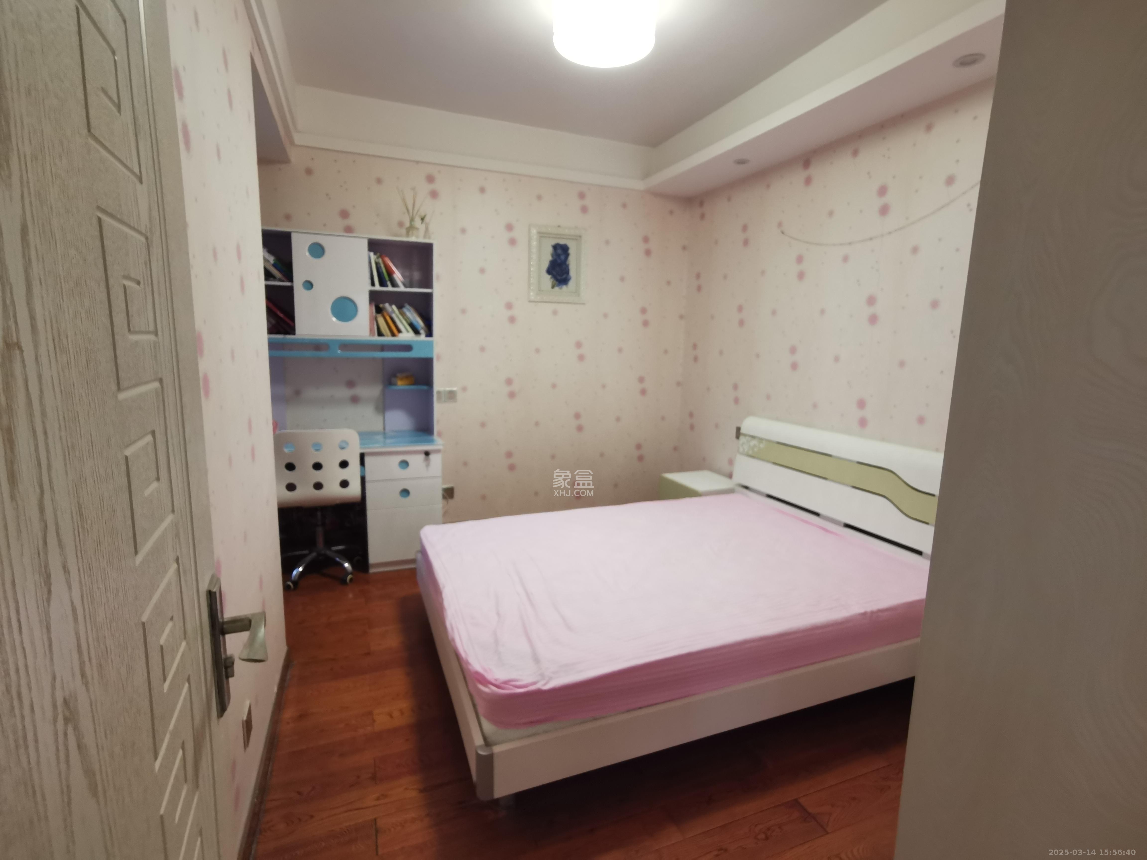 新华都万家城  2室2厅1卫   2200.00元/月室内图
