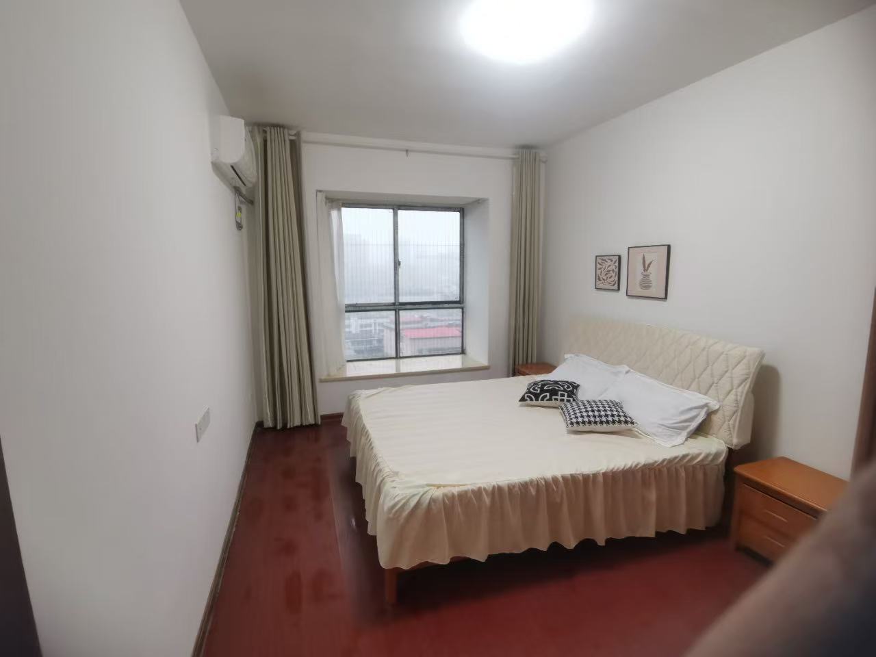 长河广场(待清理) 3室2厅2卫 2800.0元/月 长河广场(待清理) 3室2厅2卫 2800.0元/月室内图