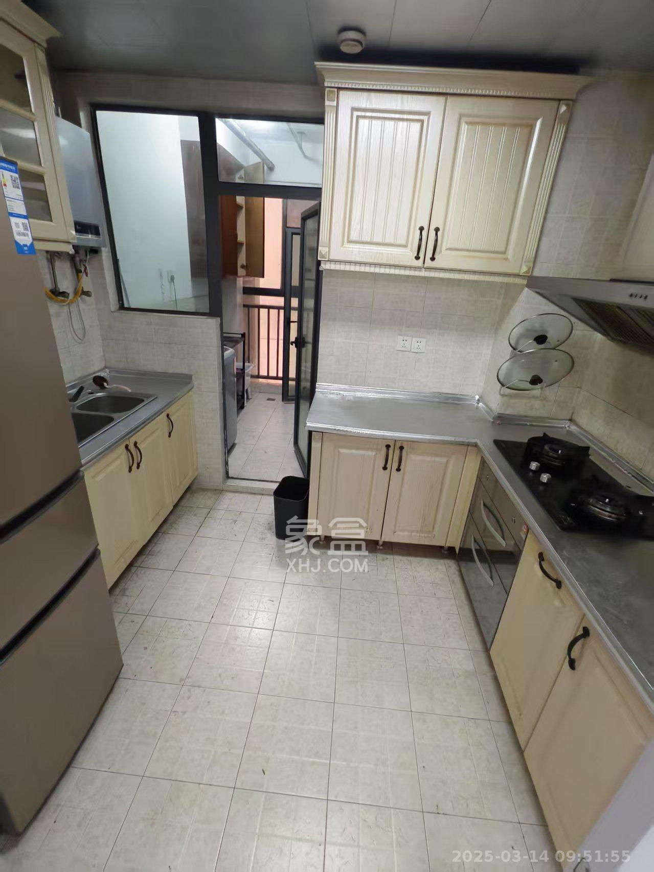 卓越蔚蓝海岸一期 3室2厅1卫 3000.0元/月 卓越蔚蓝海岸一期 3室2厅1卫 3000.0元/月室内图