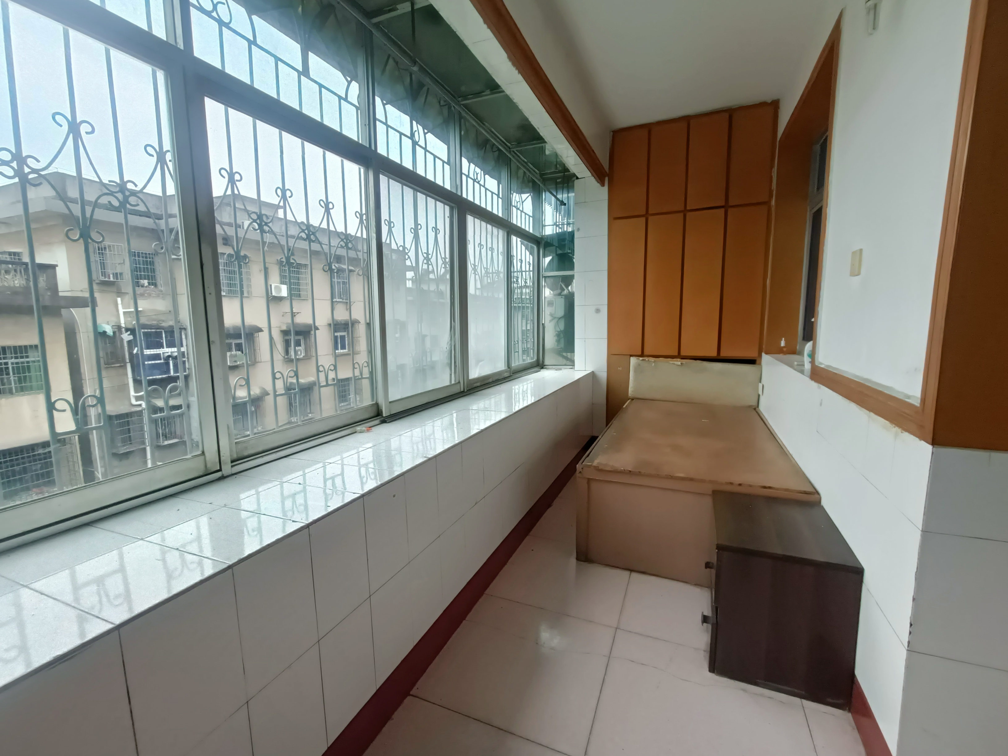 市商业局家属楼  2室1厅1卫    28.8万 市商业局家属楼  2室1厅1卫    28.8万客厅