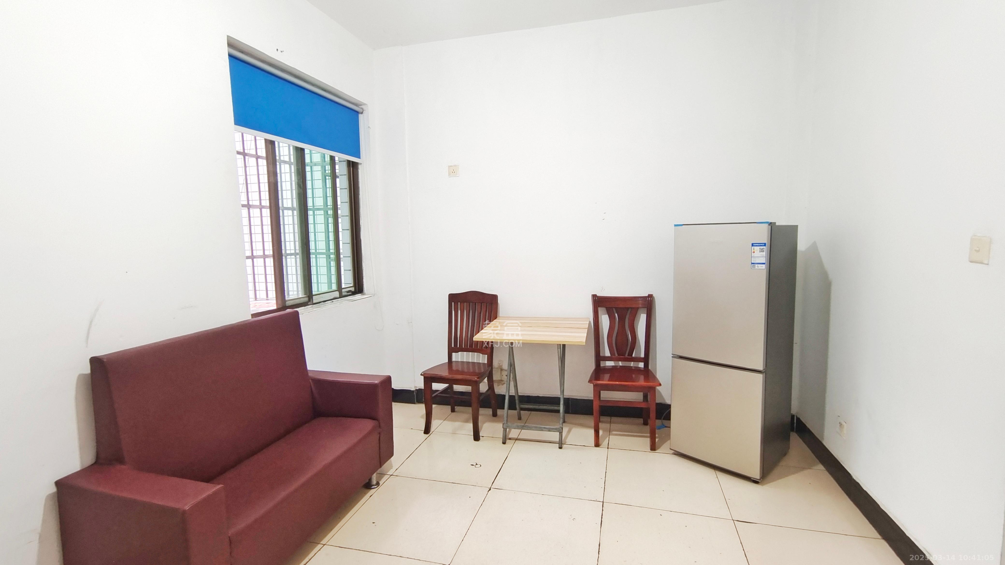 扬帆小区 1室1厅1卫 1300.0元/月 扬帆小区 1室1厅1卫 1300.0元/月室内图