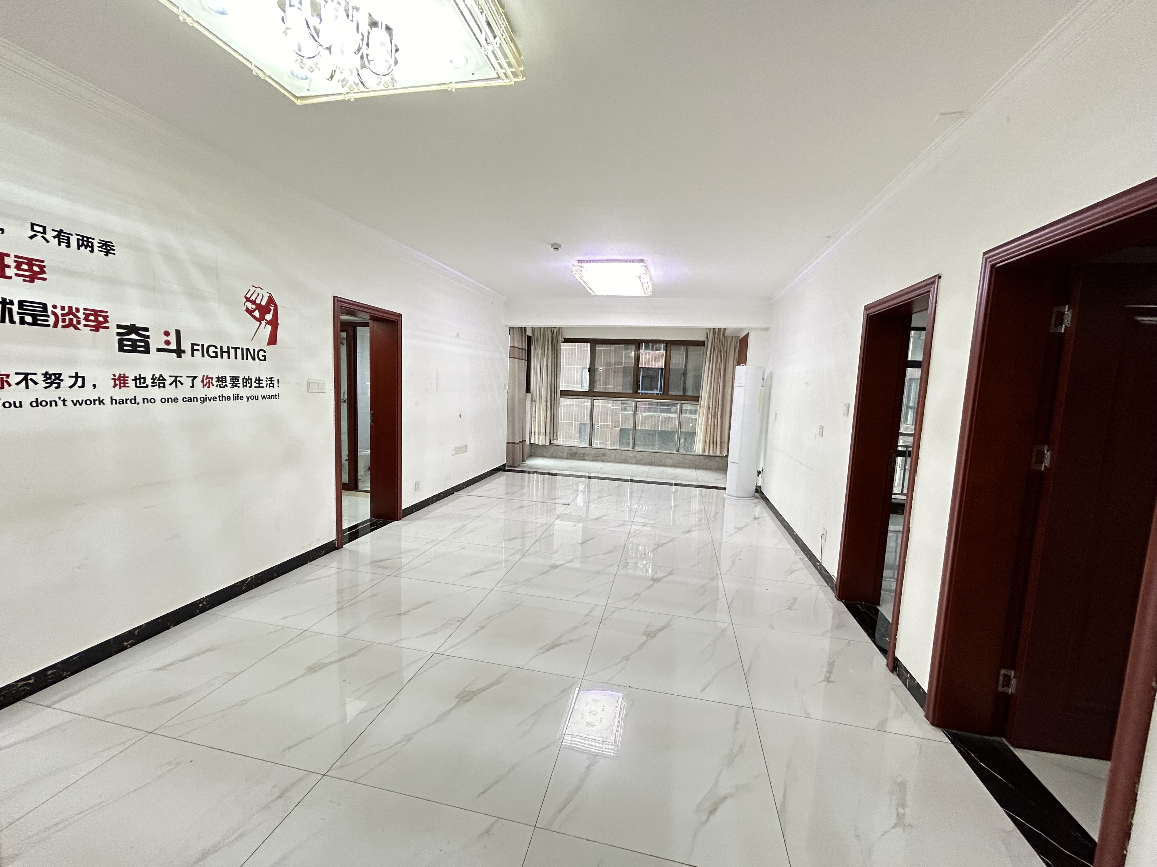 南门口安置小区一期 3室2厅2卫 2000.0元/月 南门口安置小区一期 3室2厅2卫 2000.0元/月室内图