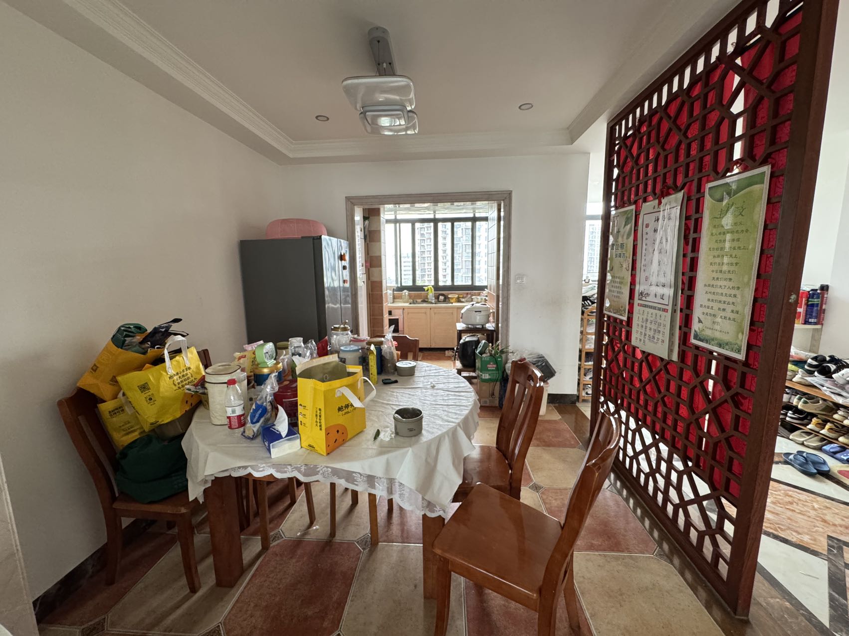 泰达天海国际  7室2厅2卫    518.0万 泰达天海国际  7室2厅2卫    518.0万室内图