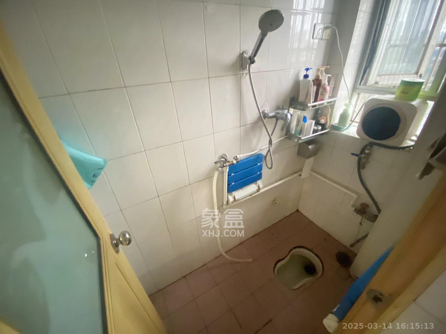 湘农桥社区 1室1厅1卫 2700.0元/月 湘农桥社区 1室1厅1卫 2700.0元/月室内图