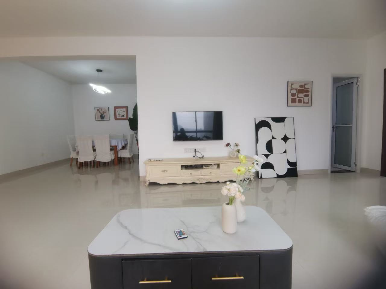 长河广场(待清理) 3室2厅2卫 2800.0元/月 长河广场(待清理) 3室2厅2卫 2800.0元/月室内图