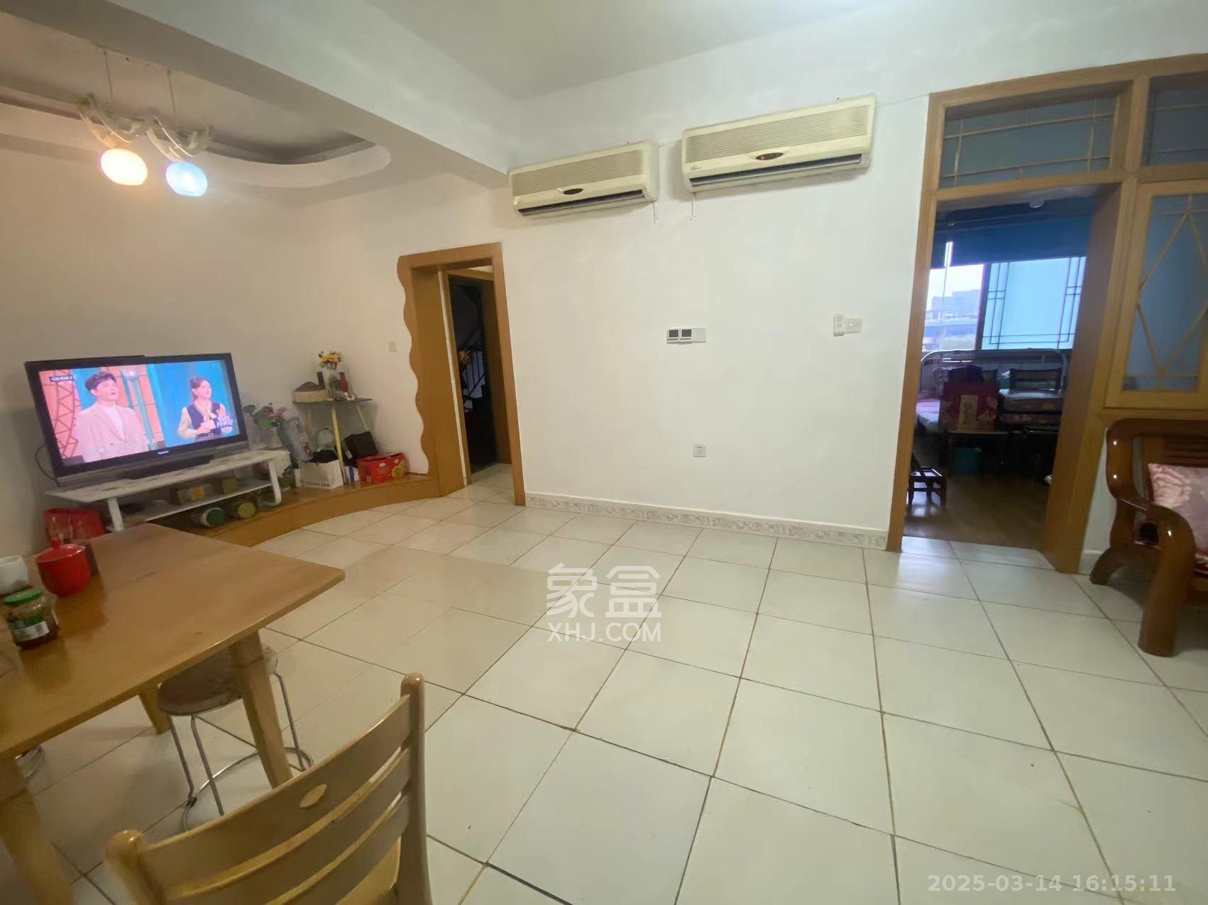 湘农桥社区 1室1厅1卫 2700.0元/月 湘农桥社区 1室1厅1卫 2700.0元/月室内图