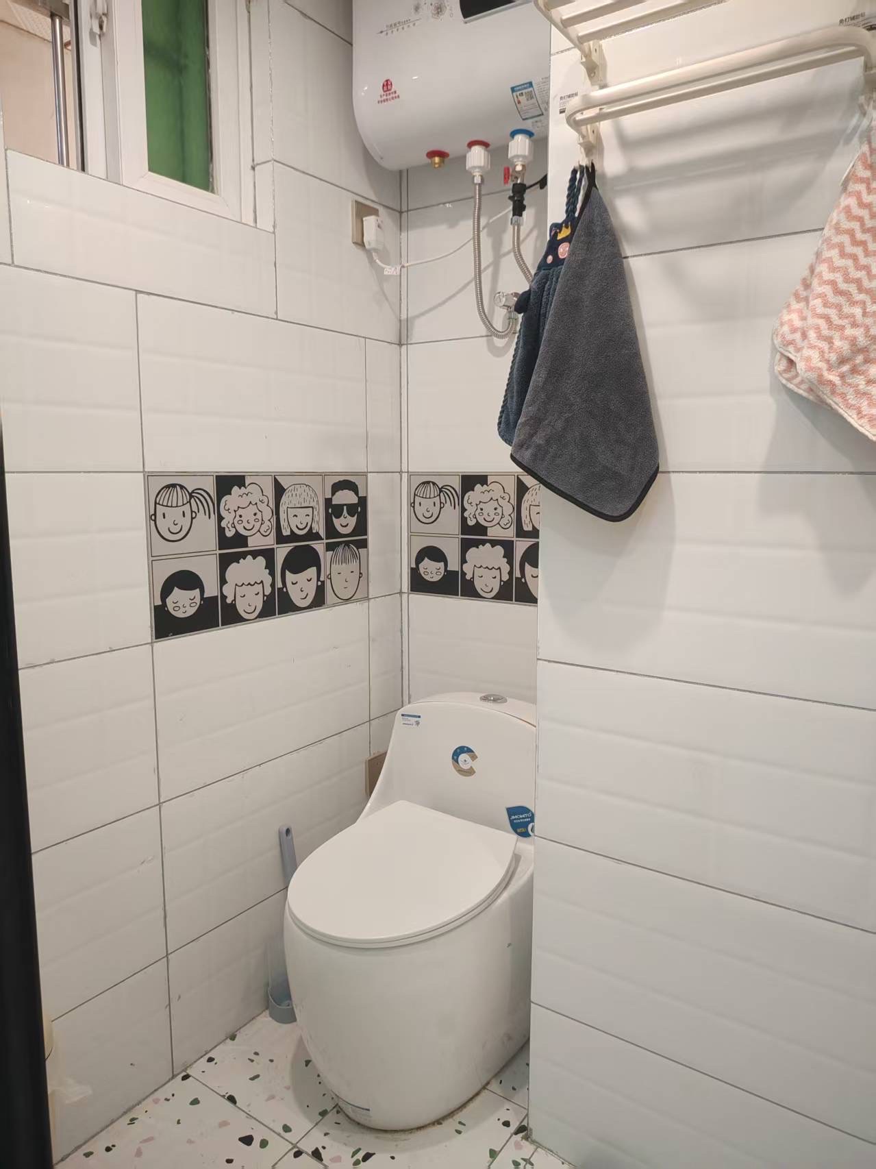 滨河花苑(原千代大厦) 1室1厅1卫 60.8万 滨河花苑(原千代大厦) 1室1厅1卫 60.8万客厅