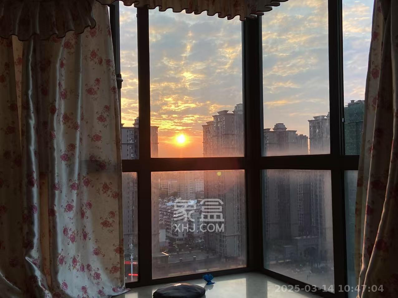 水岸世景  2室2厅1卫   1800.00元/月室内图