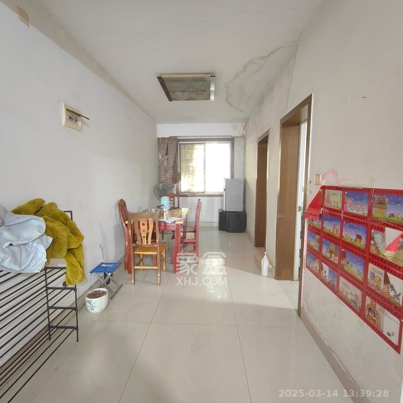 中南汽车世界 2室2厅1卫 1300.0元/月 中南汽车世界 2室2厅1卫 1300.0元/月室内图