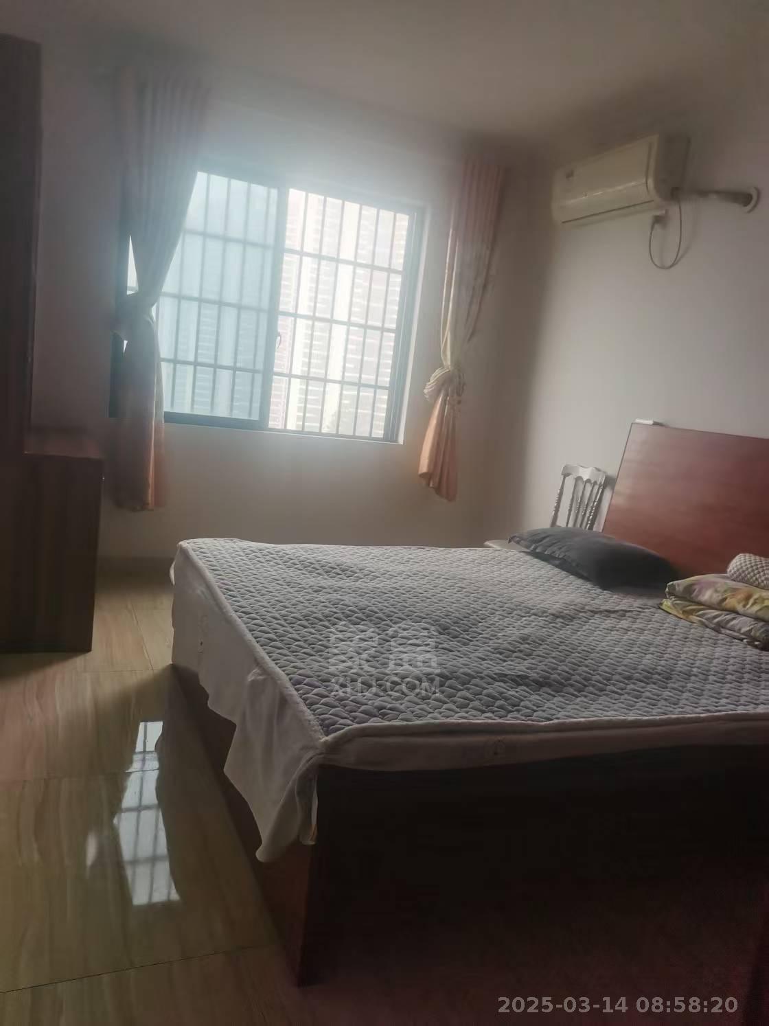 岭秀天下  2室1厅1卫    1300.0元/月 岭秀天下  2室1厅1卫    1300.0元/月室内图