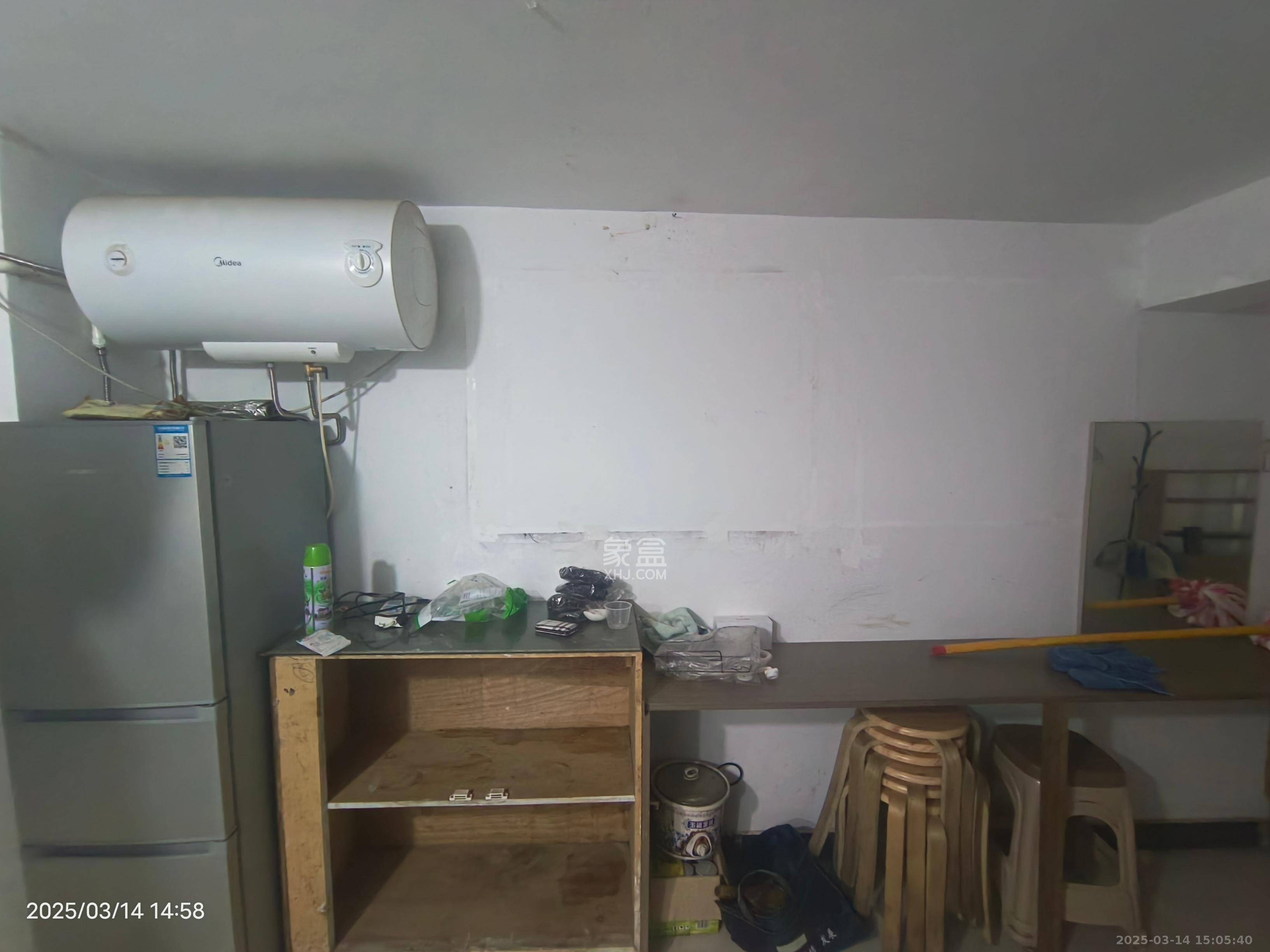 东方新城 1室0厅1卫 1300.0元/月 东方新城 1室0厅1卫 1300.0元/月室内图