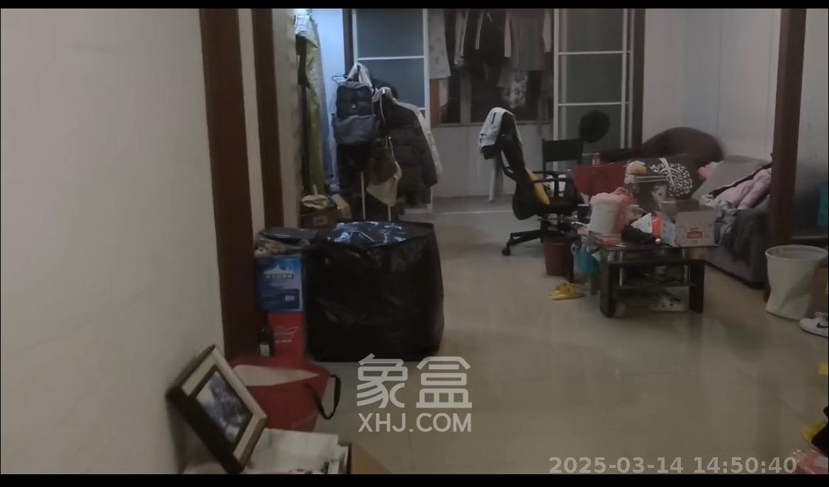 恩瑞麓山名园(龙王港小区)  3室2厅1卫    2100.0元/月 恩瑞麓山名园(龙王港小区)  3室2厅1卫    2100.0元/月