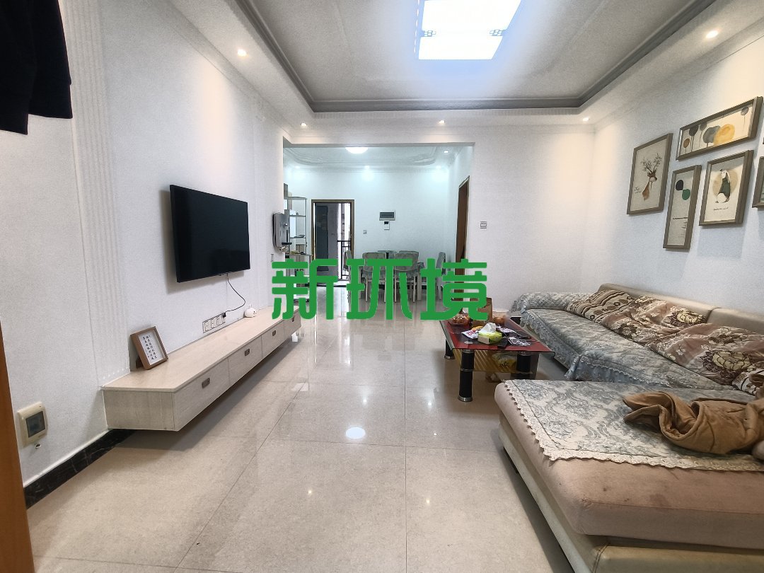 东方明珠  2室2厅1卫   39.00万客厅