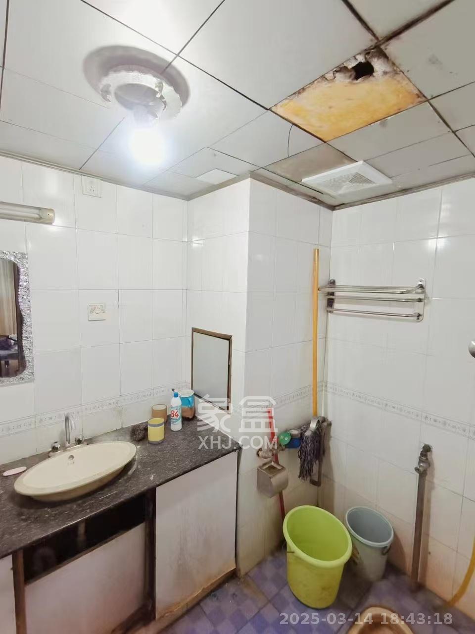 凯达园 3室2厅2卫 2800.0元/月 凯达园 3室2厅2卫 2800.0元/月室内图