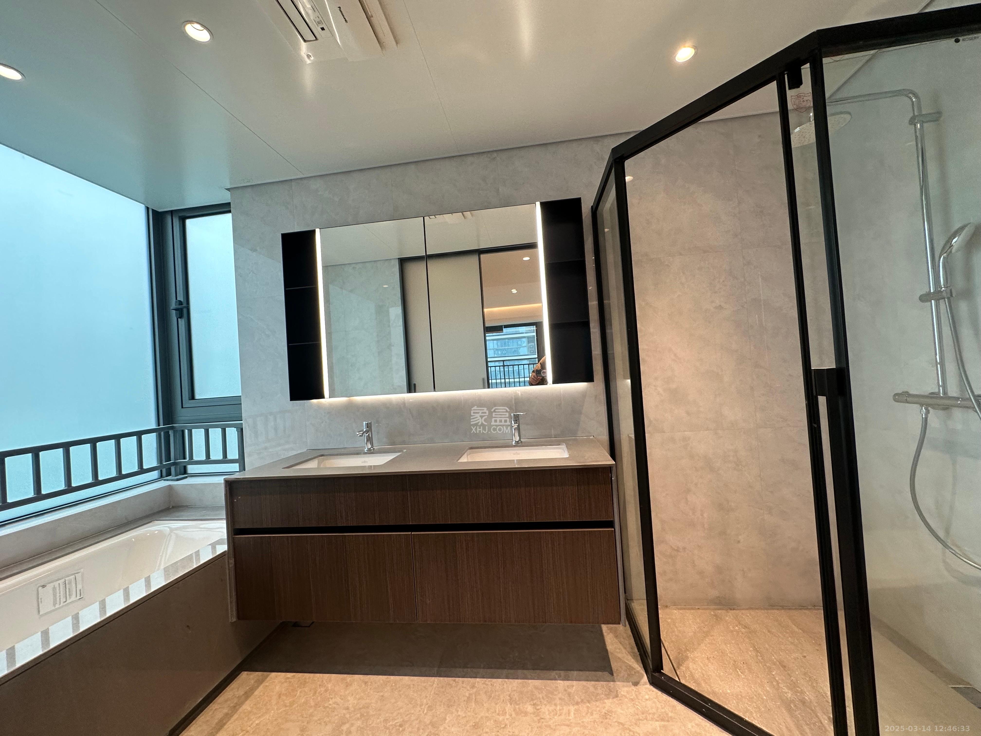 招商蛇口滨江境  4室2厅3卫    9000.0元/月 招商蛇口滨江境  4室2厅3卫    9000.0元/月室内图