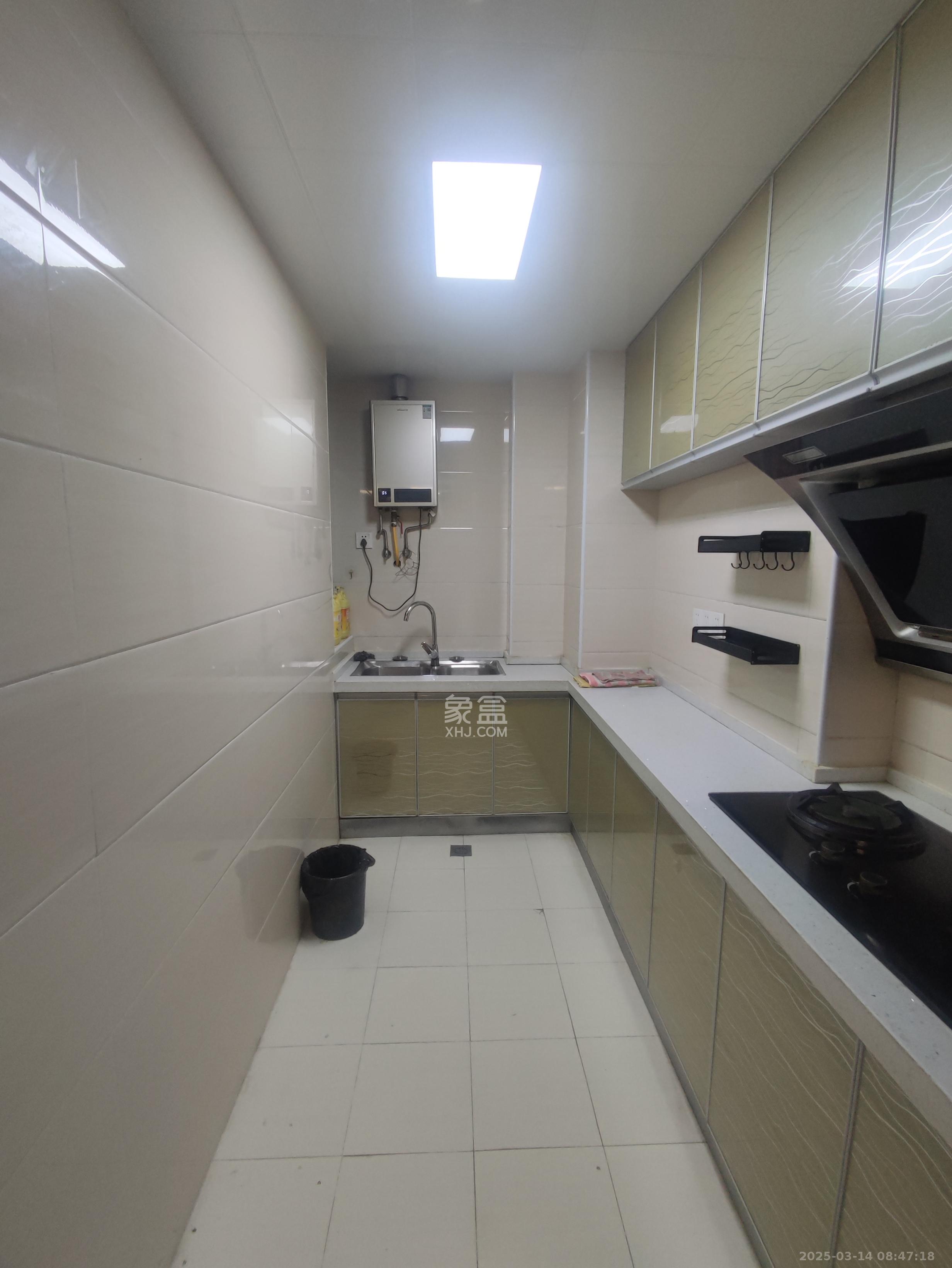 丽发新城  2室2厅1卫    1800.0元/月 丽发新城  2室2厅1卫    1800.0元/月室内图