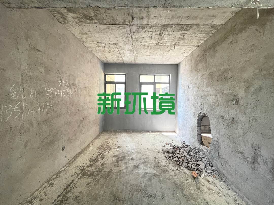 丽景天下二期  4室2厅2卫   88.00万客厅