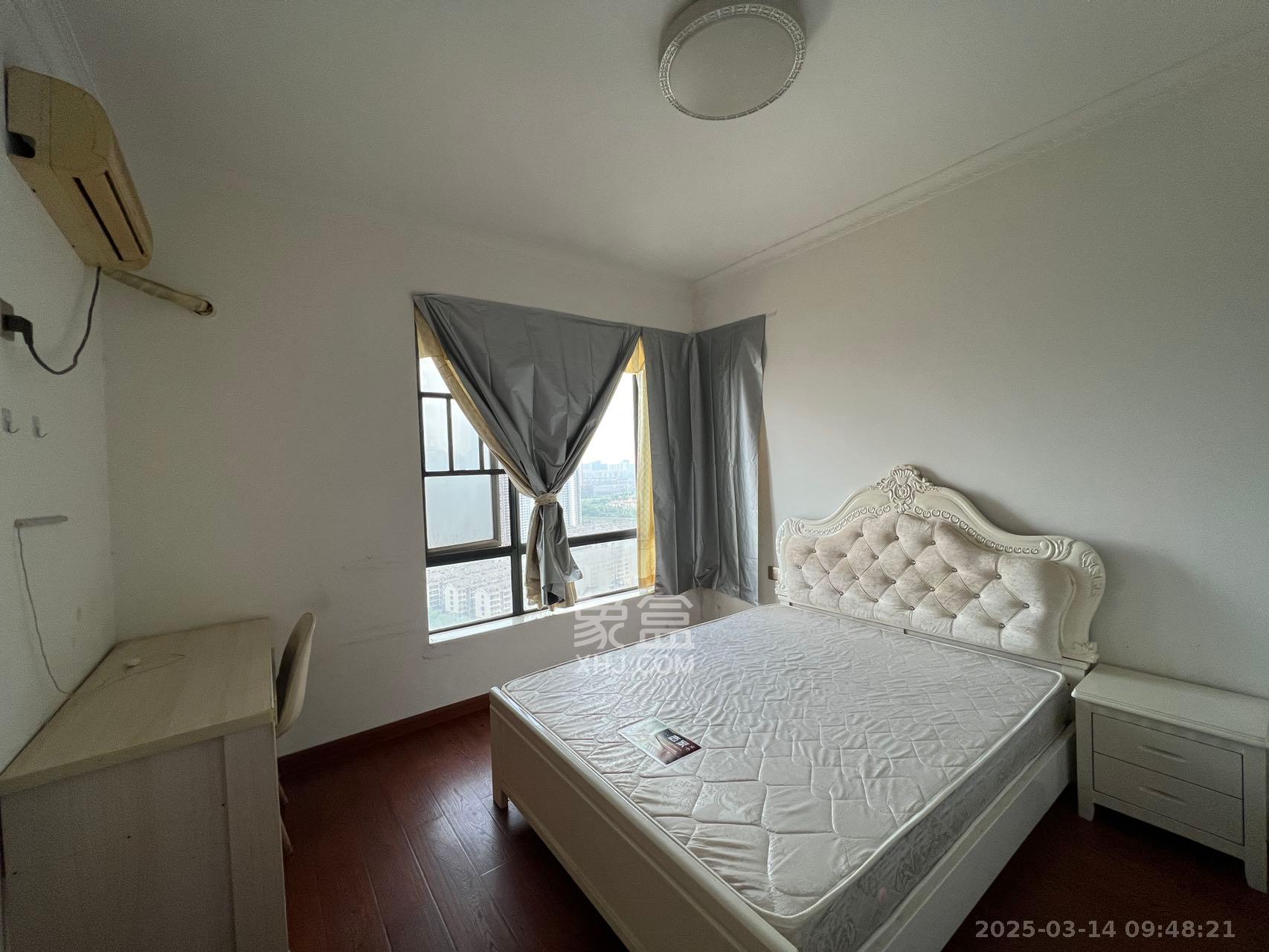 江河双水湾  2室2厅1卫    2500.0元/月 江河双水湾  2室2厅1卫    2500.0元/月室内图