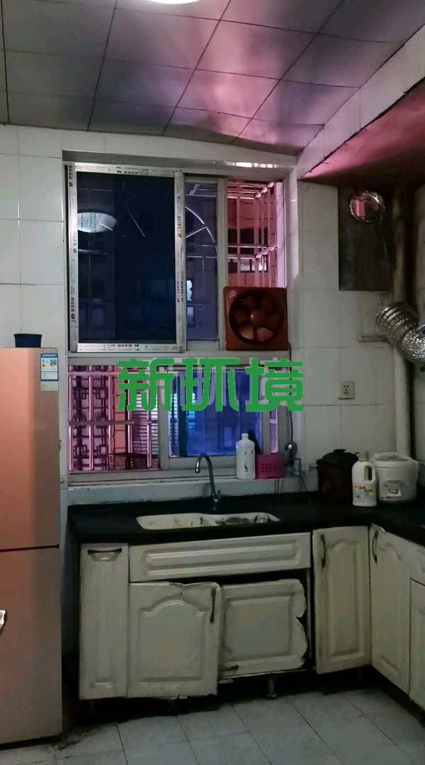 联建小区  3室2厅1卫   66.50万客厅