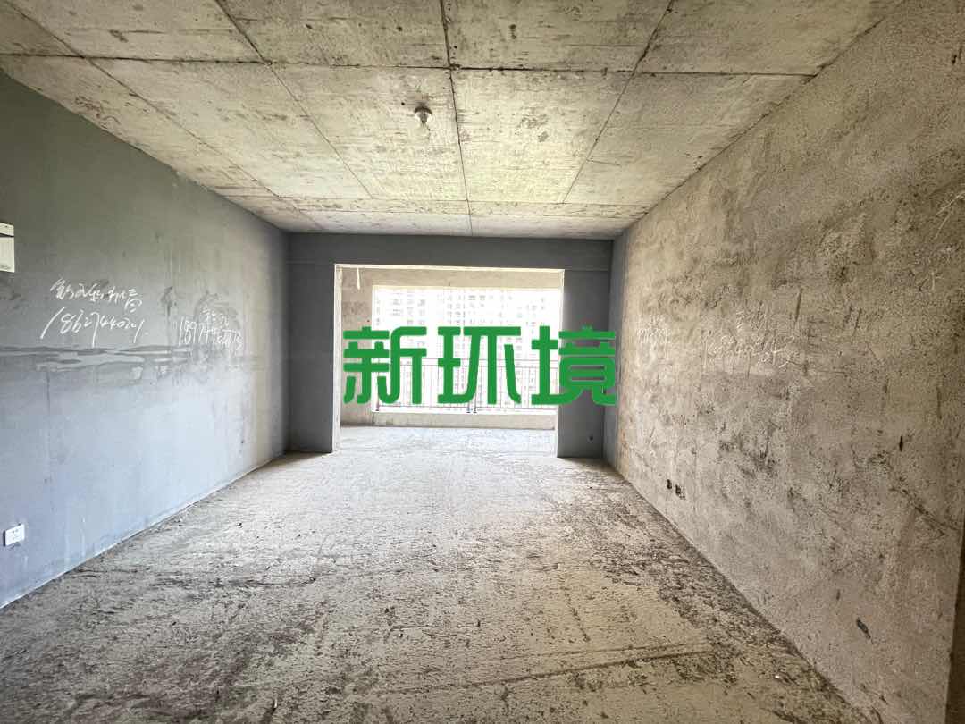 丽景天下二期  4室2厅2卫   88.00万客厅