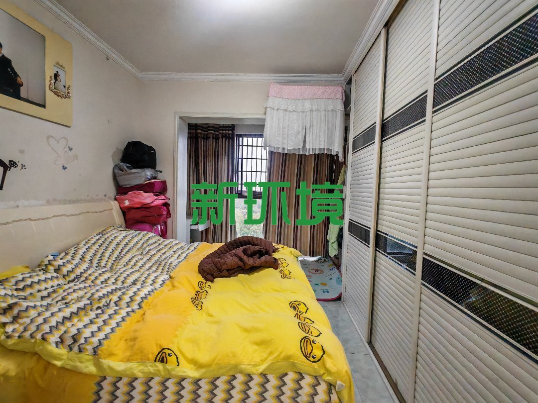 锦绣边城 3室2厅2卫 59.80万 锦绣边城 3室2厅2卫 59.80万客厅