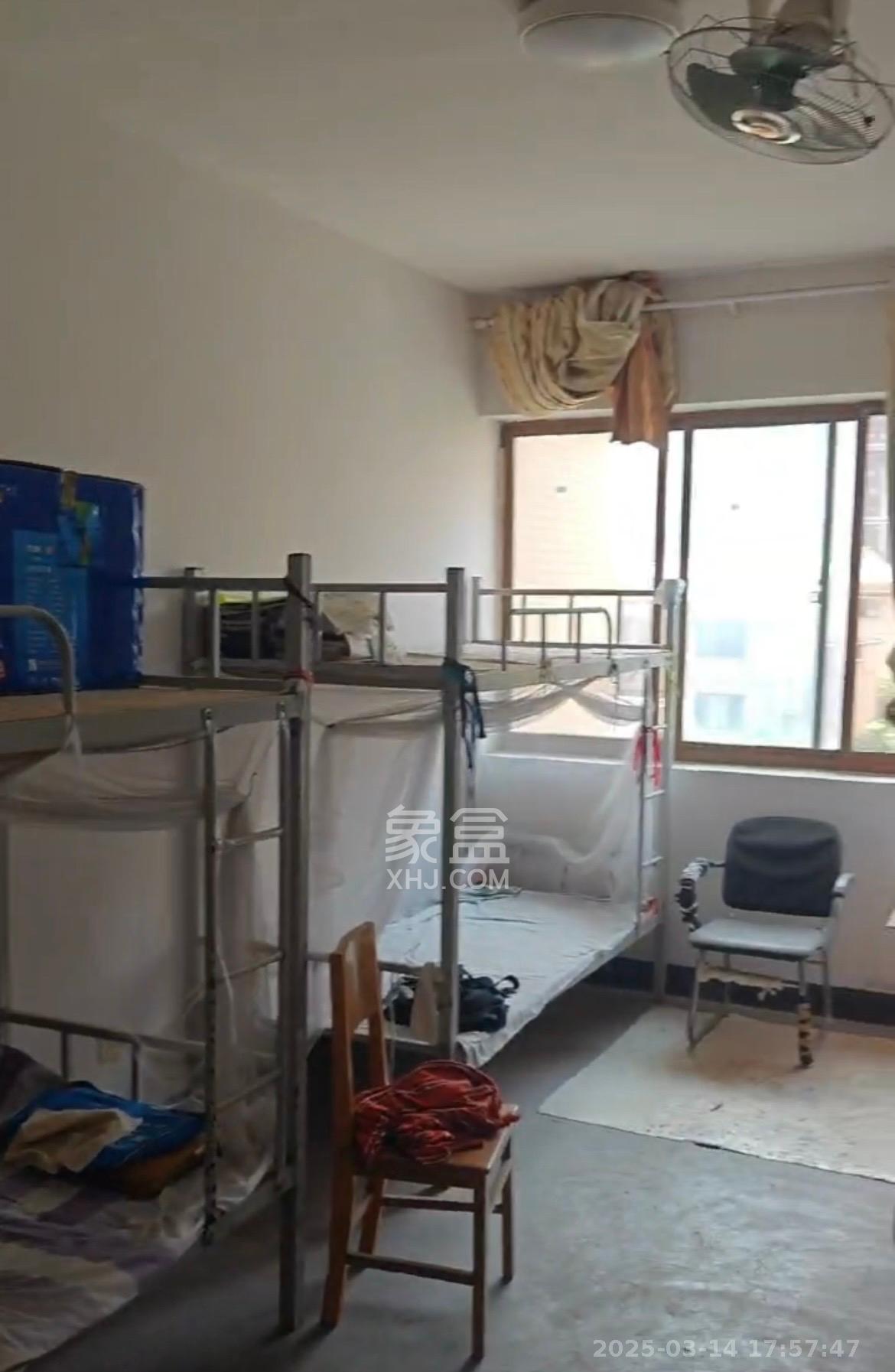 四季星城 3室2厅2卫 1500.0元/月 四季星城 3室2厅2卫 1500.0元/月室内图