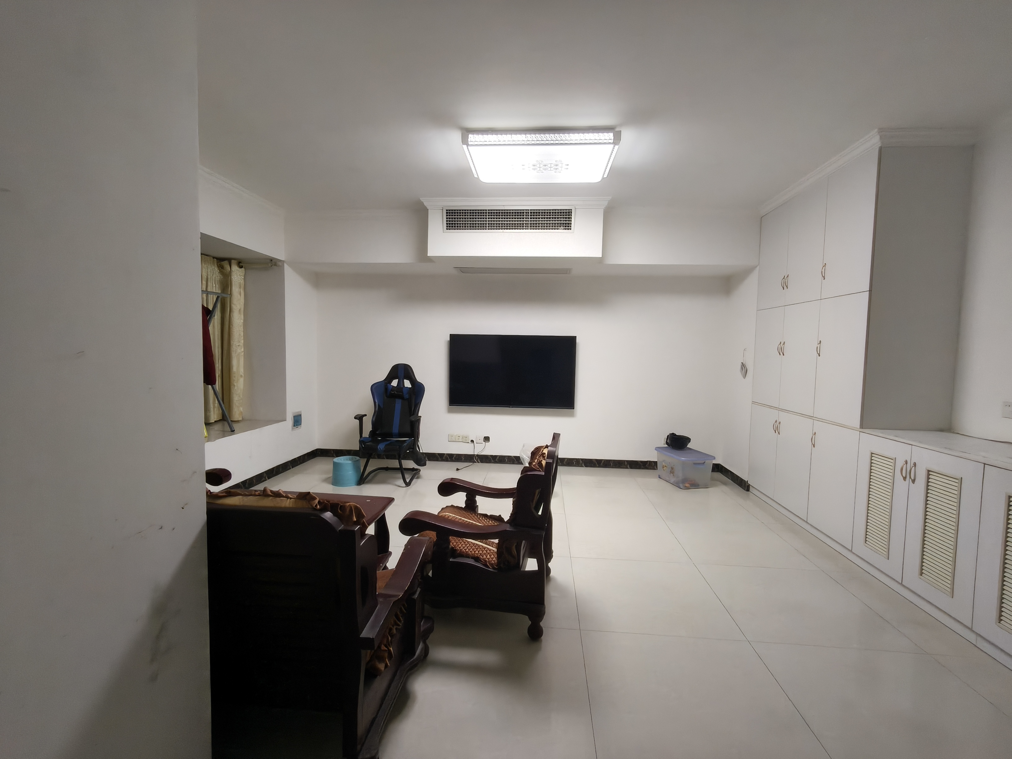 天门壹号  3室2厅2卫    1700.0元/月 天门壹号  3室2厅2卫    1700.0元/月户型图