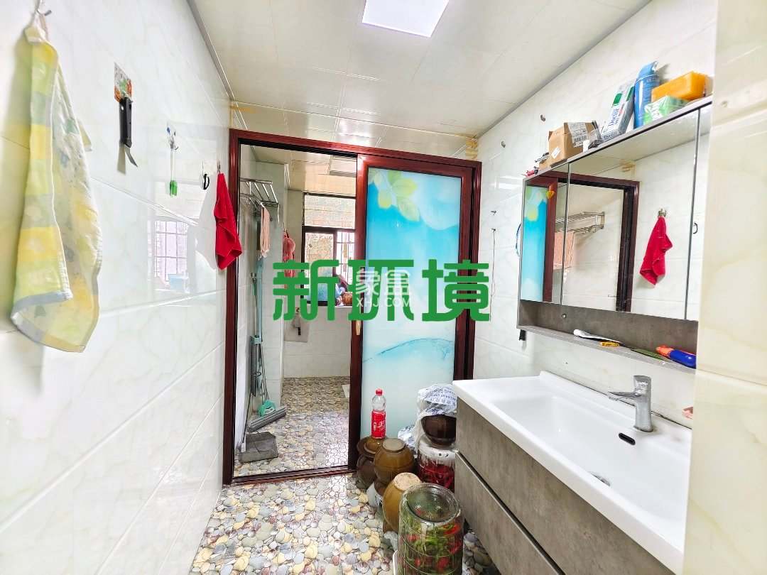 锦绣边城 3室2厅2卫 59.80万 锦绣边城 3室2厅2卫 59.80万客厅