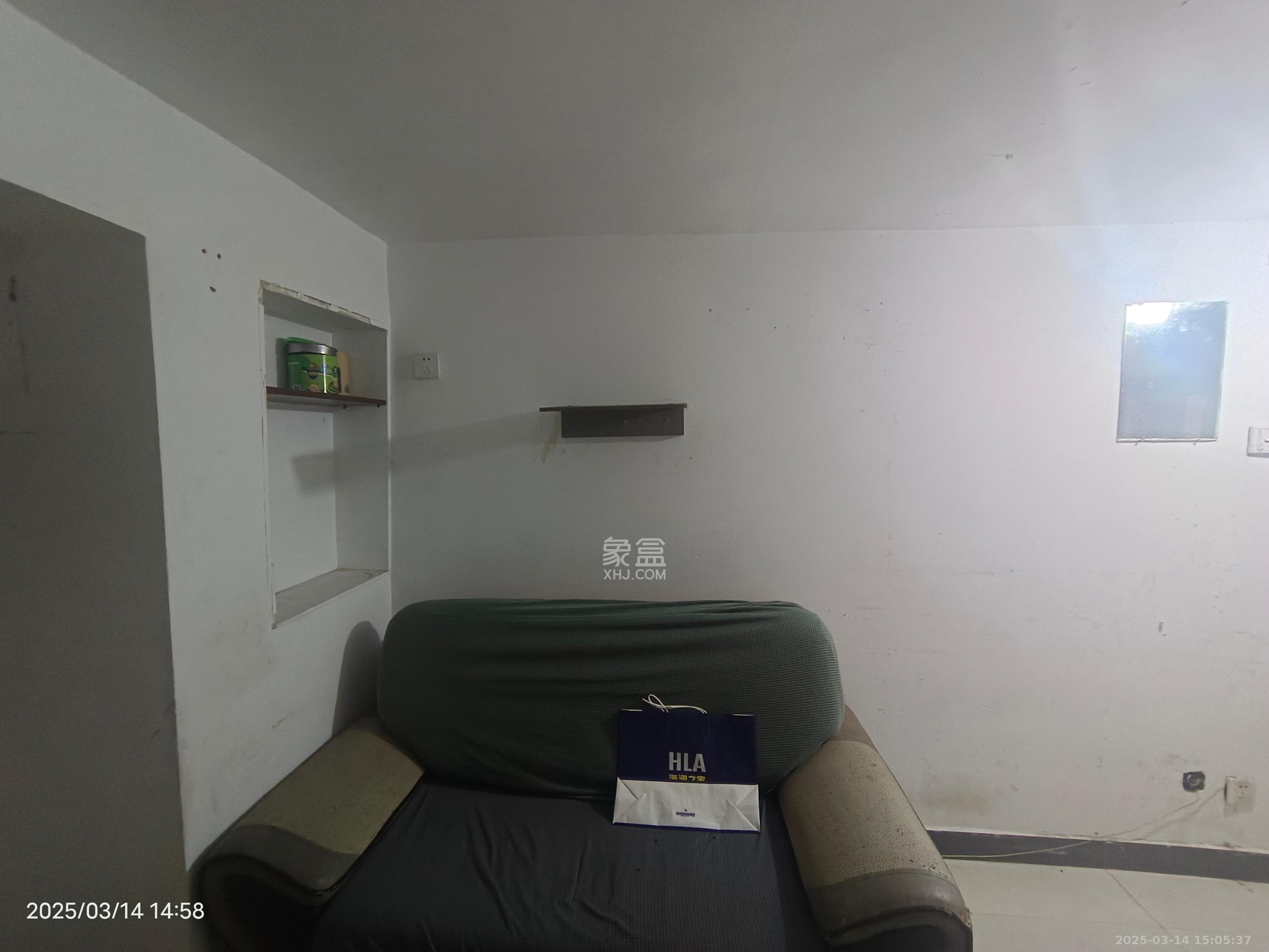 东方新城 1室0厅1卫 1300.0元/月 东方新城 1室0厅1卫 1300.0元/月室内图